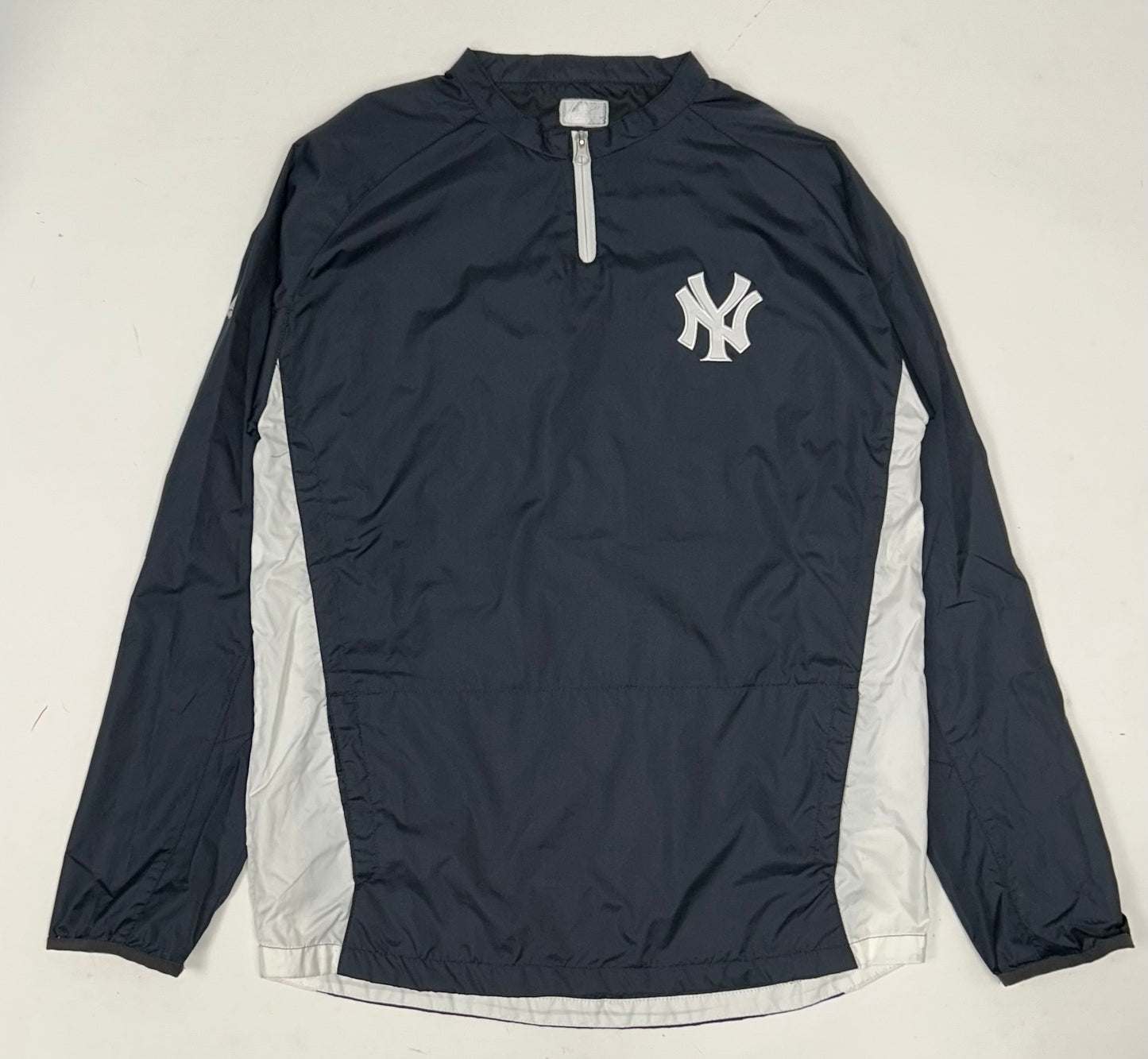 Majestic New York Yankees MLB Pullover Windbreaker Light Jacket Youth XL Fits Adult Small 22x30.25 Inches