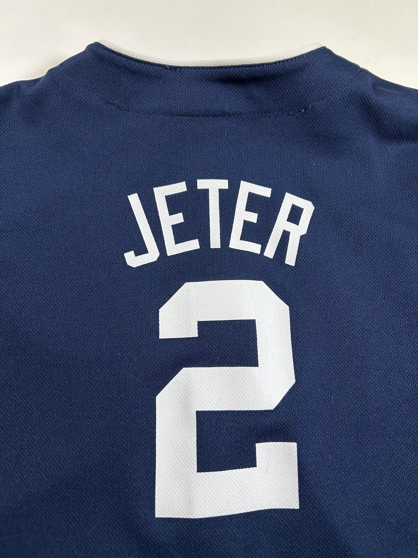 Majestic New York Yankees Derek Jeter #2 MLB Jersey Youth Medium 10/12 18.25x24.25 Inches