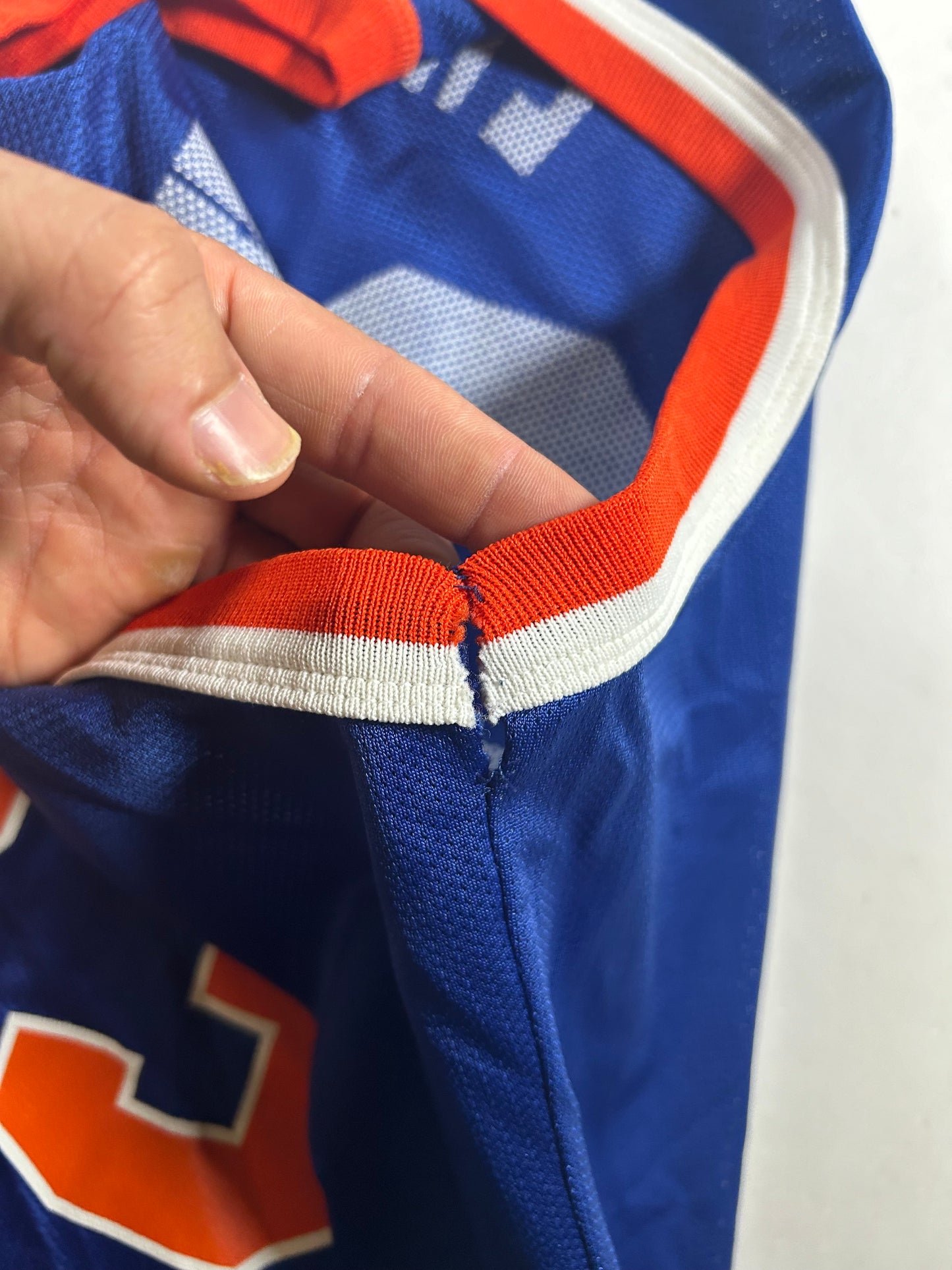 Vintage New York Knicks Patrick Ewing NBA Champion Basketball Jersey 48 XL 23.25x31.5 Inches As Is Has Flaw.