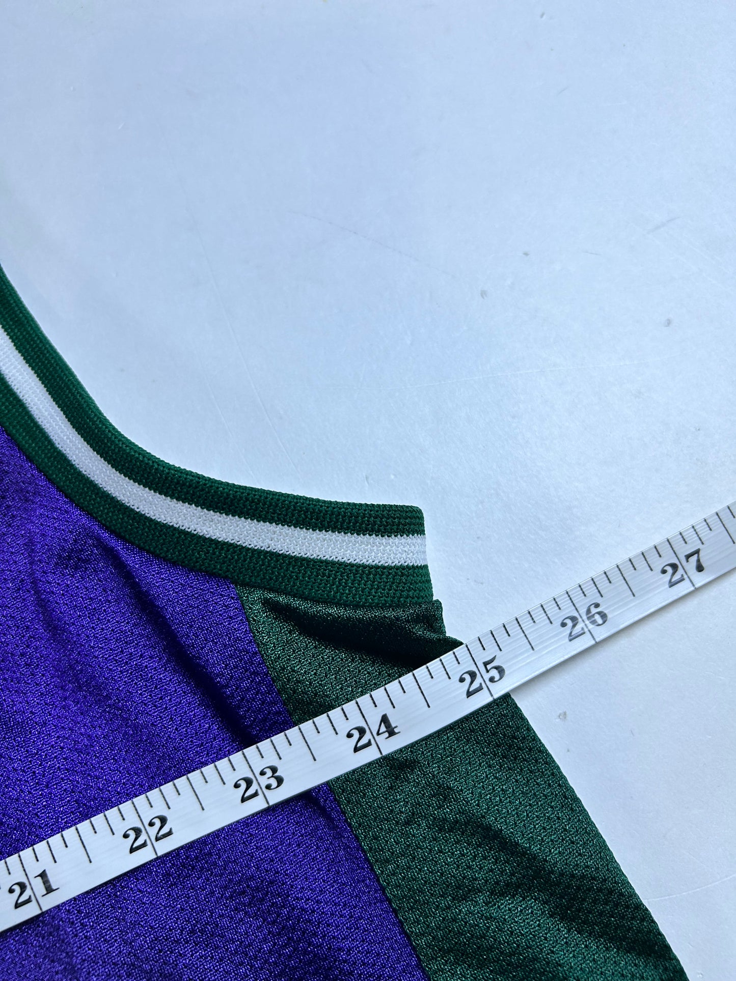 Vintage Glenn Robinson #13 Milwaukee Bucks Champion NBA Jersey 44 Large Big Fit 25x31 Inches Wide Shoulder Edition Purple