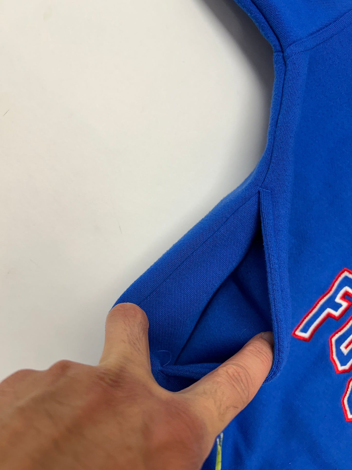 Vintage Pro-Line Apex One New York Giants Hooded Sweatshirt Large/Medium 24.75x26.5 Inches