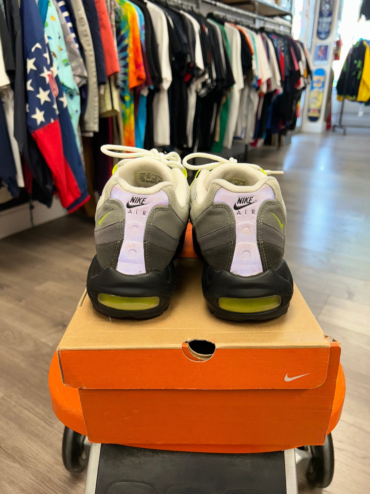 Vintage 2005 Nike Air Max 95 OG Neon Size 10.5 Used With Box 313111-071 Vietnam Wear At Your Own Risk