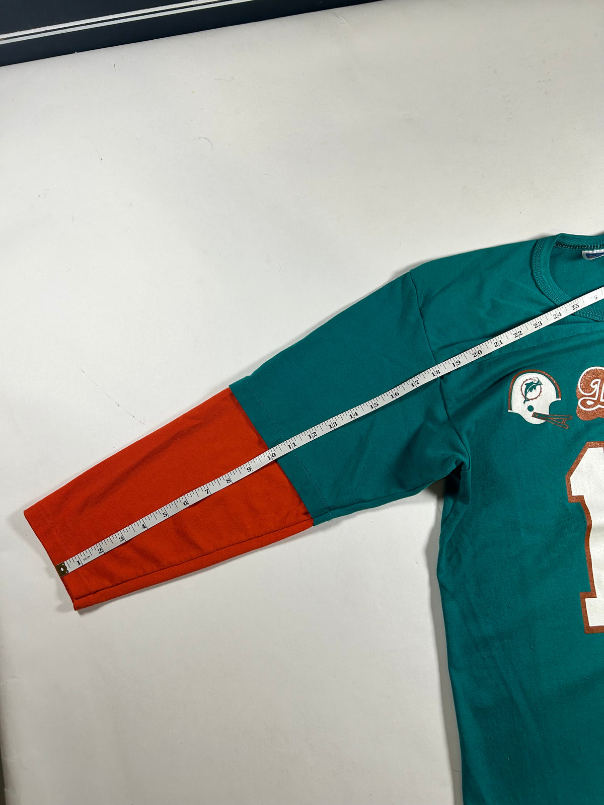Vintage 1980s Rawlings Miami Dolphins Dan Marino #13 jersey-style t-shirt M/L 20.25x27.75 Inches