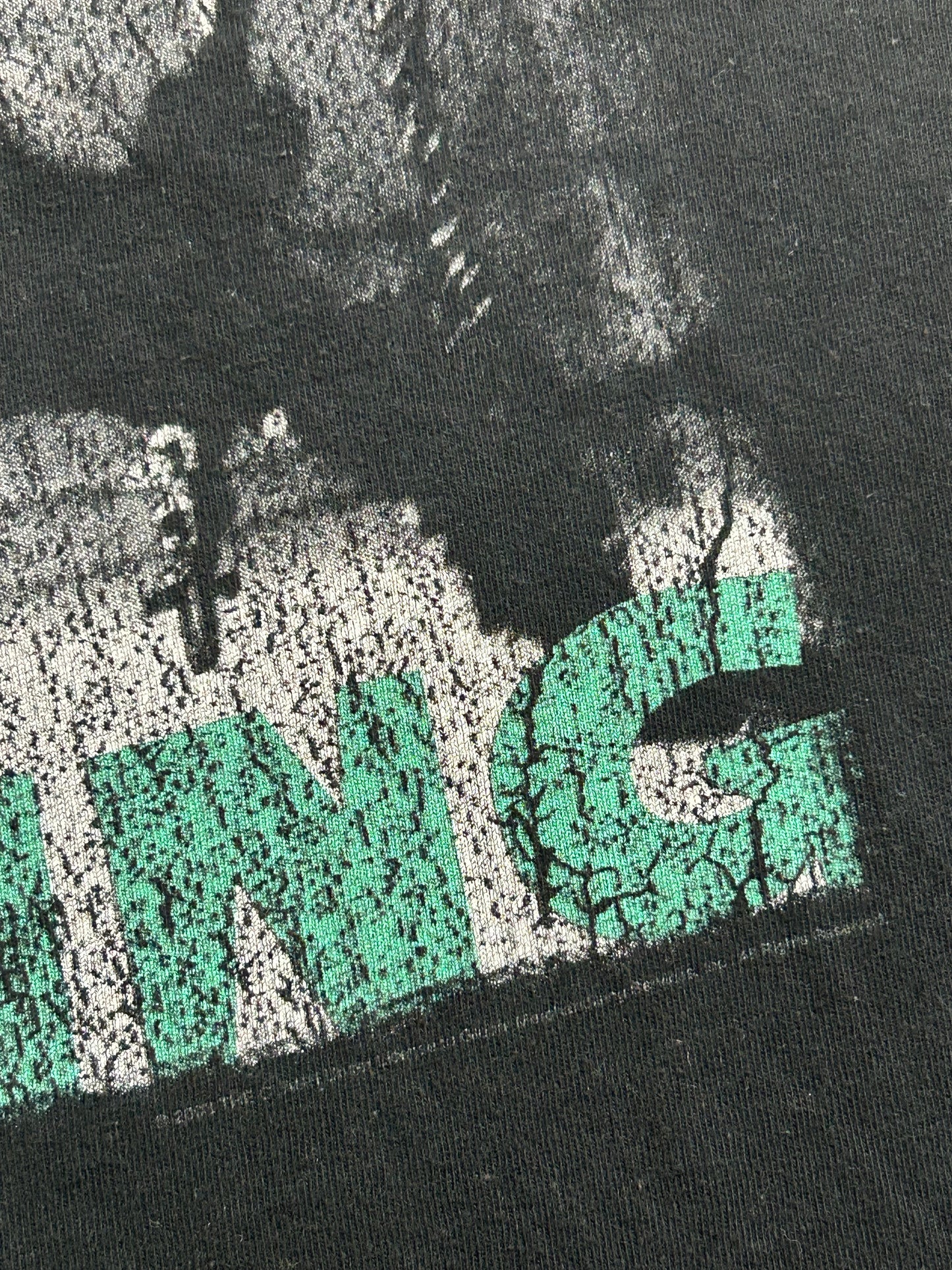 The Clash London Calling Graphic T Shirt Black 2000s Print Music Cropped Tee M/S Fit 20.5x24.5 Inches