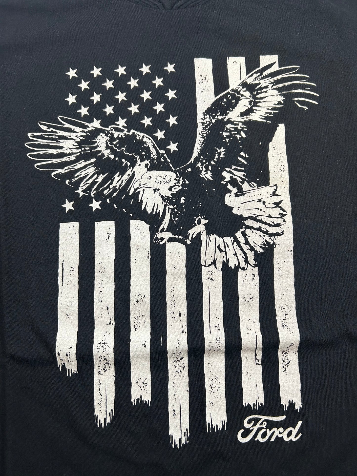 Ford Motor Company Proud To Honor Flag Eagle Graphic Tee 2XL 25.5x30.5 Inches