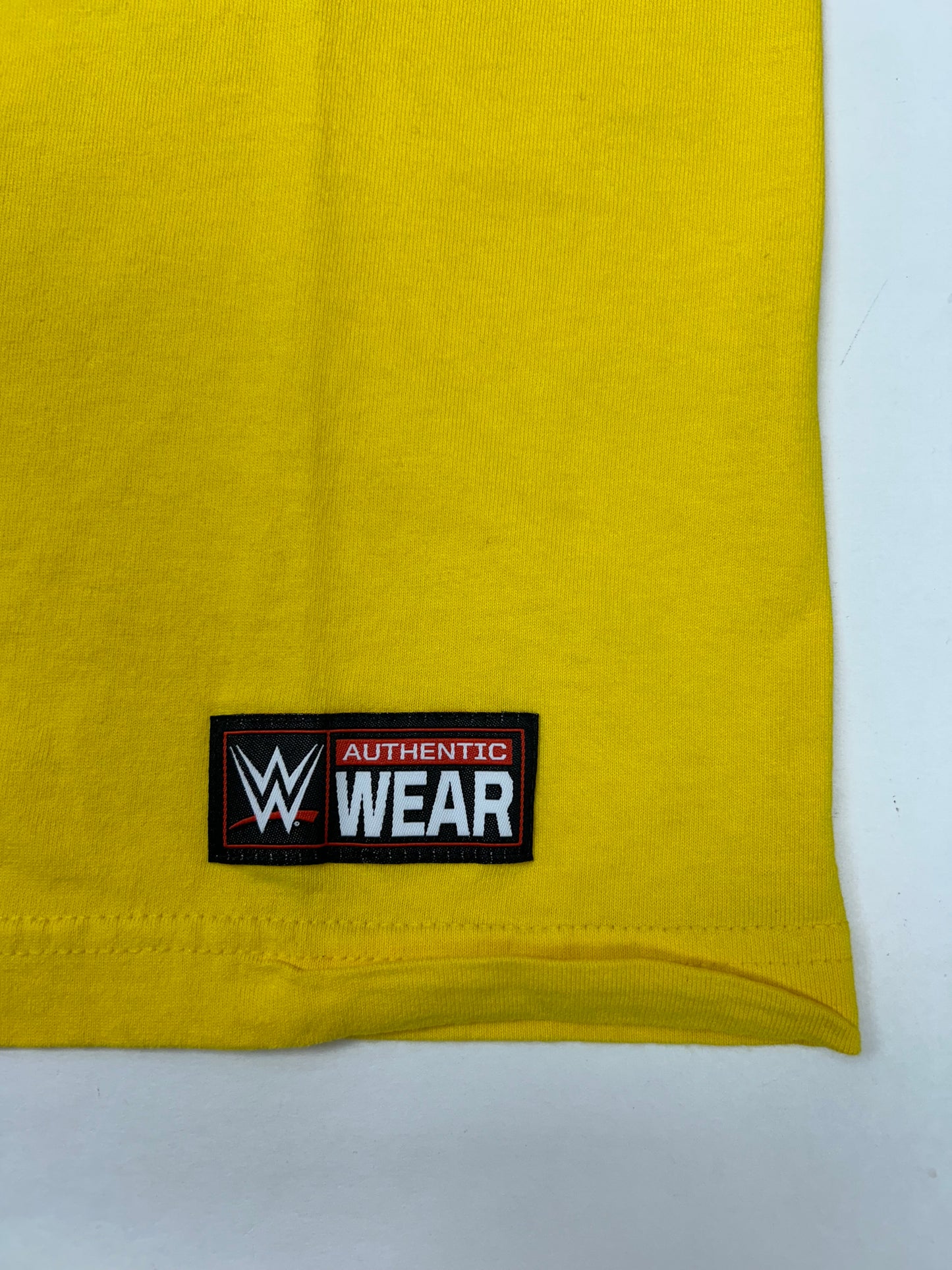 2017 WWE Bayley's Gonna Hug You NXT Boss Hug AEW Wrestling Tee Medium 19.75x27.5 Inches Yellow