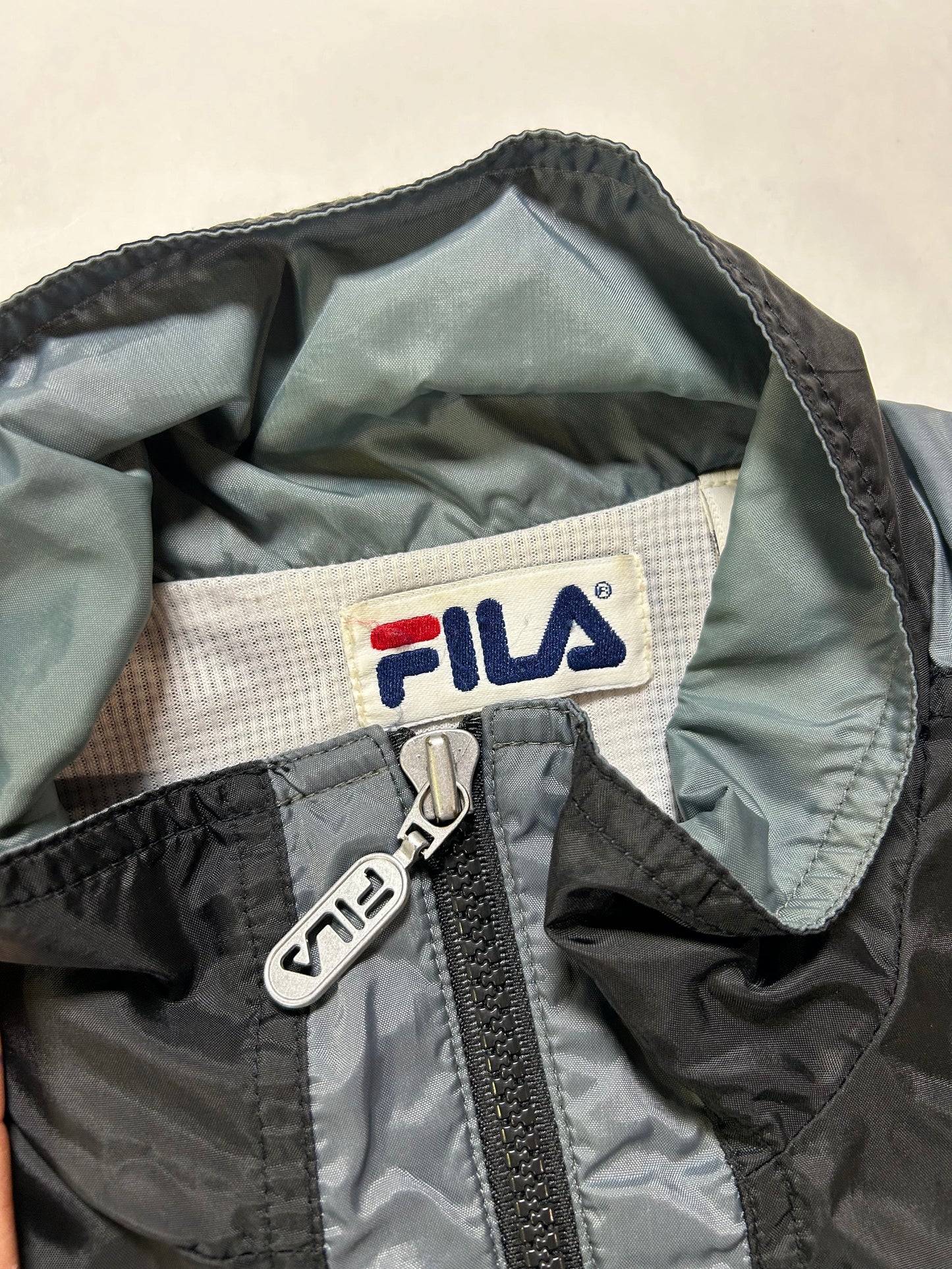 Vintage Fila 1/2 Zip Pullover Windbreaker Jacket Tagged Medium Can Fit Large 25.5x27.25 Inches