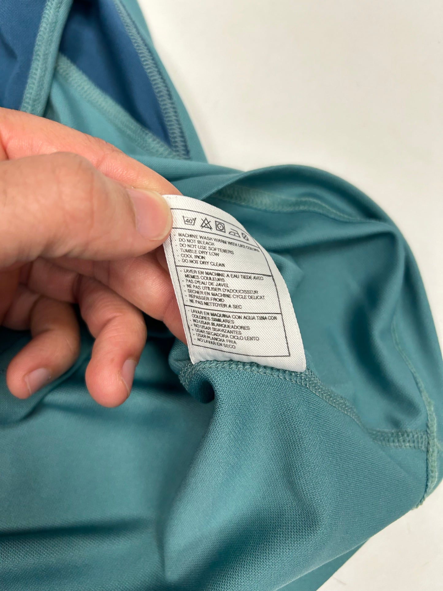 Nike ACG Base Layer 1 All Conditions Gear Vintage Large 22x29.5 Inches Blue