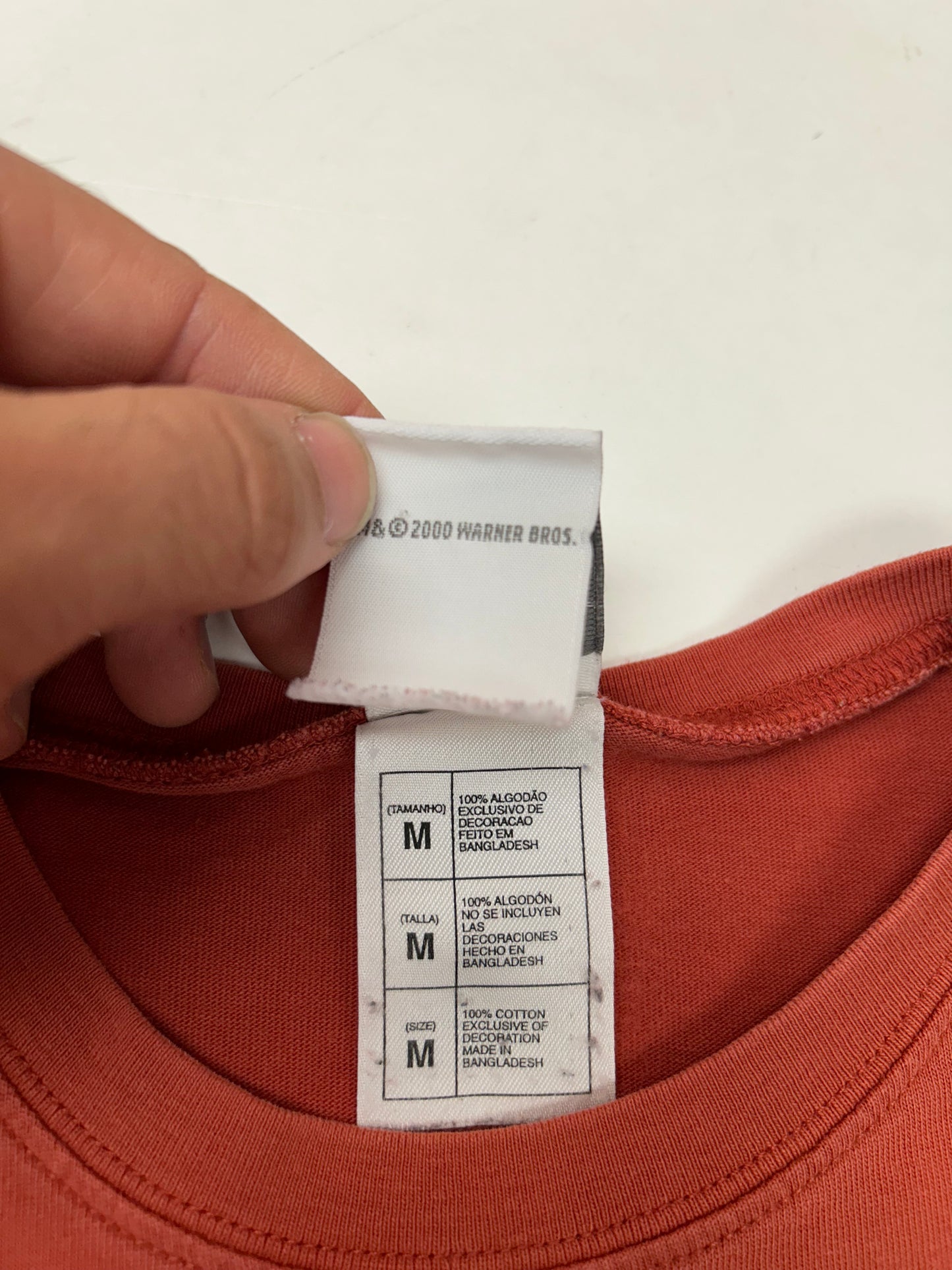 Vintage 2000 Warner Bros Studio Store Wile E. Coyote Explosive Genius Pocket Tee Medium 21x26 Inches