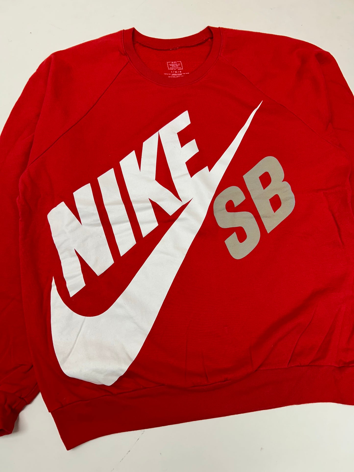 Nike SB Skateboard Crewneck Sweatshirt Made In USA Large/Medium Fit 23.5x27 Inches