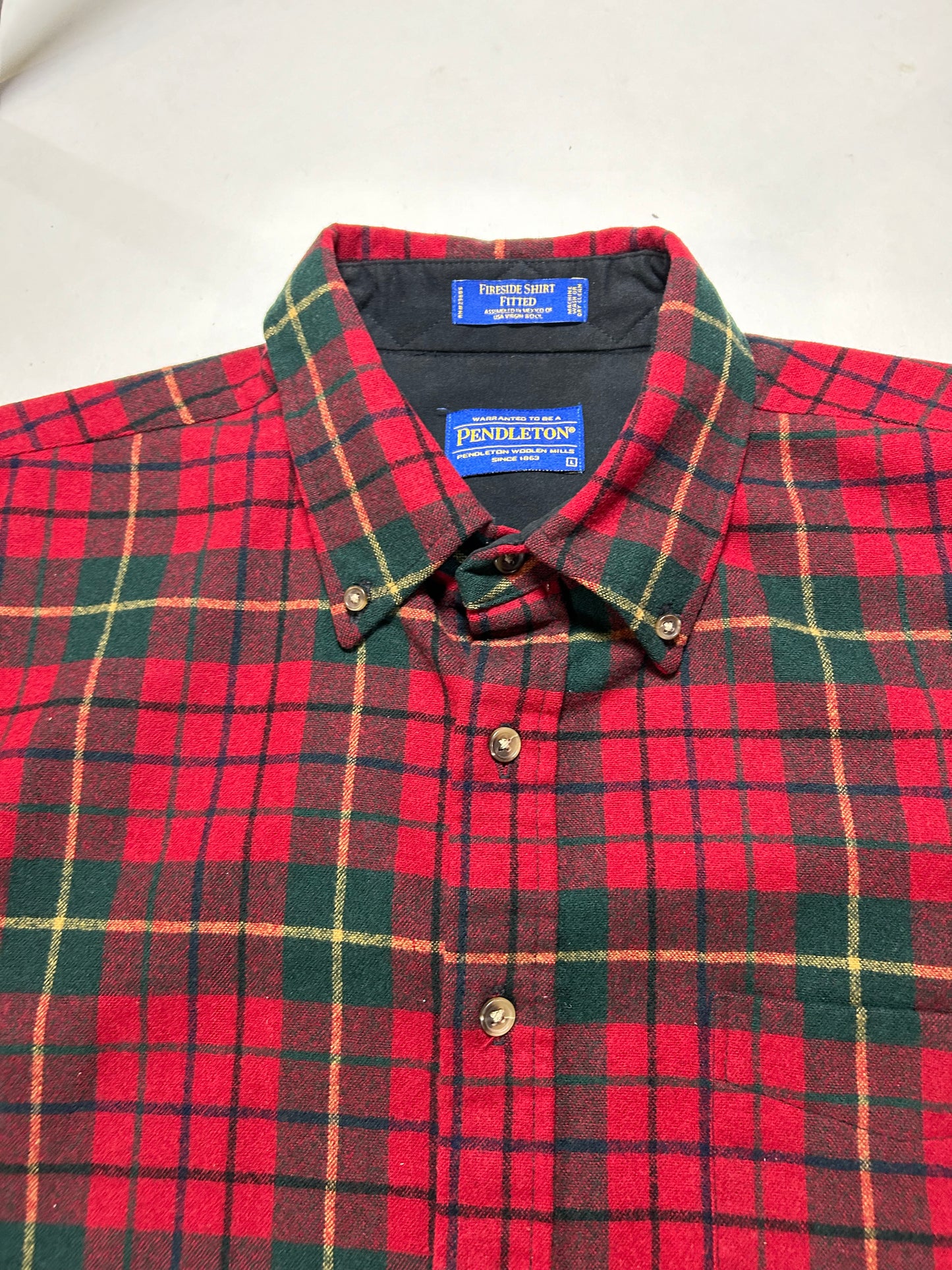 Pendleton Plaid Fireside 100% Wool Button Down Flannel Shirt Large 23.5x30.75 Inches Red Green