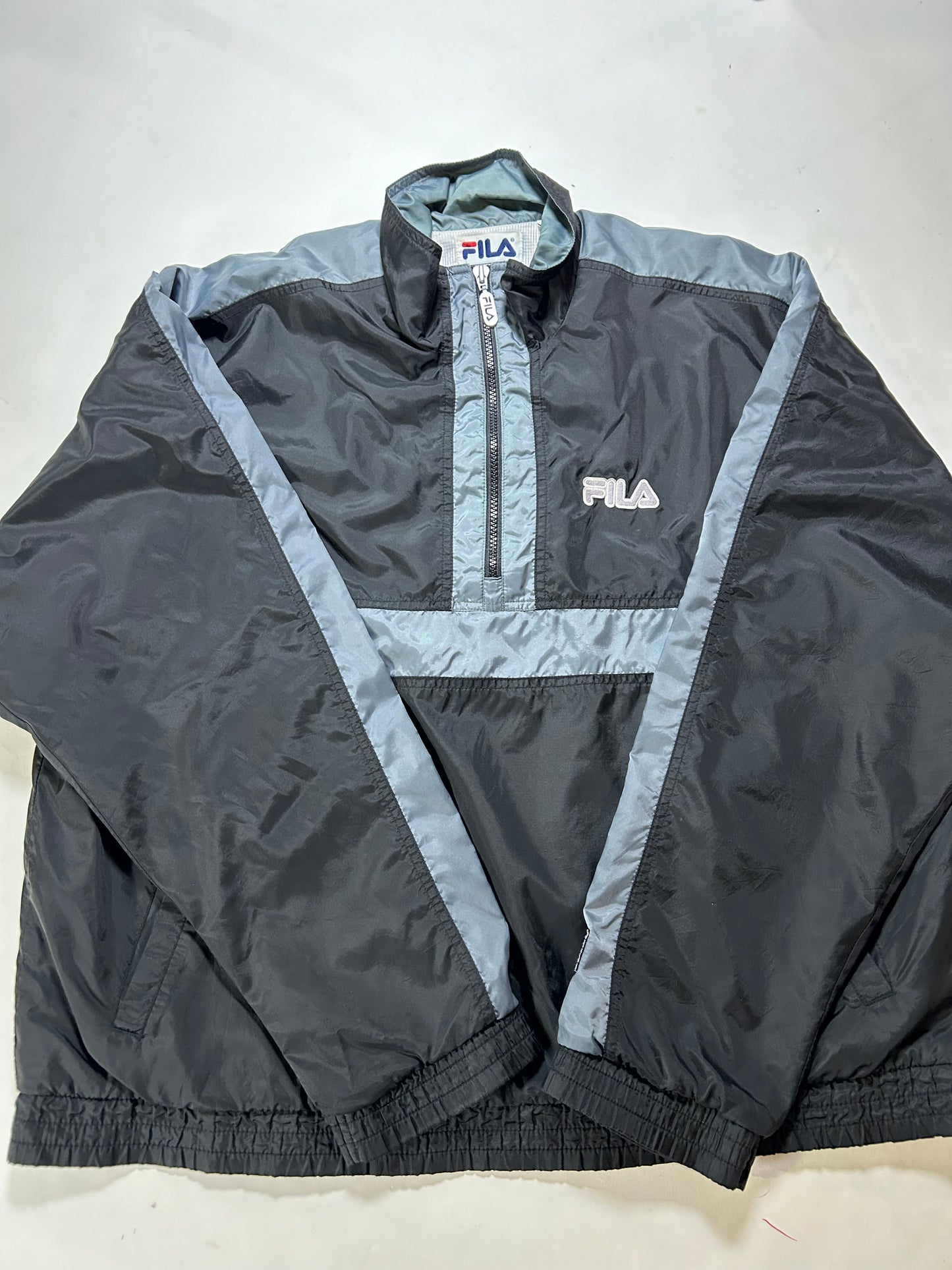 Vintage Fila 1/2 Zip Pullover Windbreaker Jacket Tagged Medium Can Fit Large 25.5x27.25 Inches