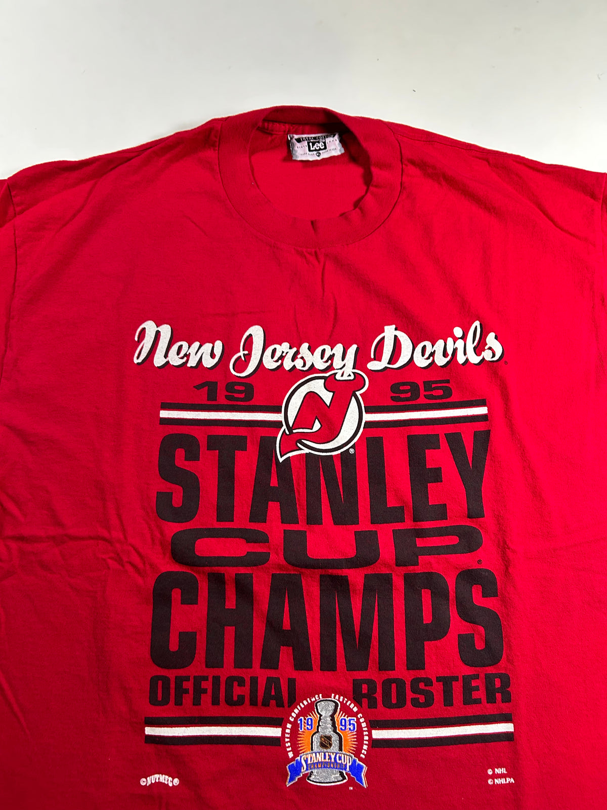 Vintage Nutmeg 1995 New Jersey Devils NHL Stanley Cup Champions Roster Tee Tagged XL 24.25x30.25 Inches