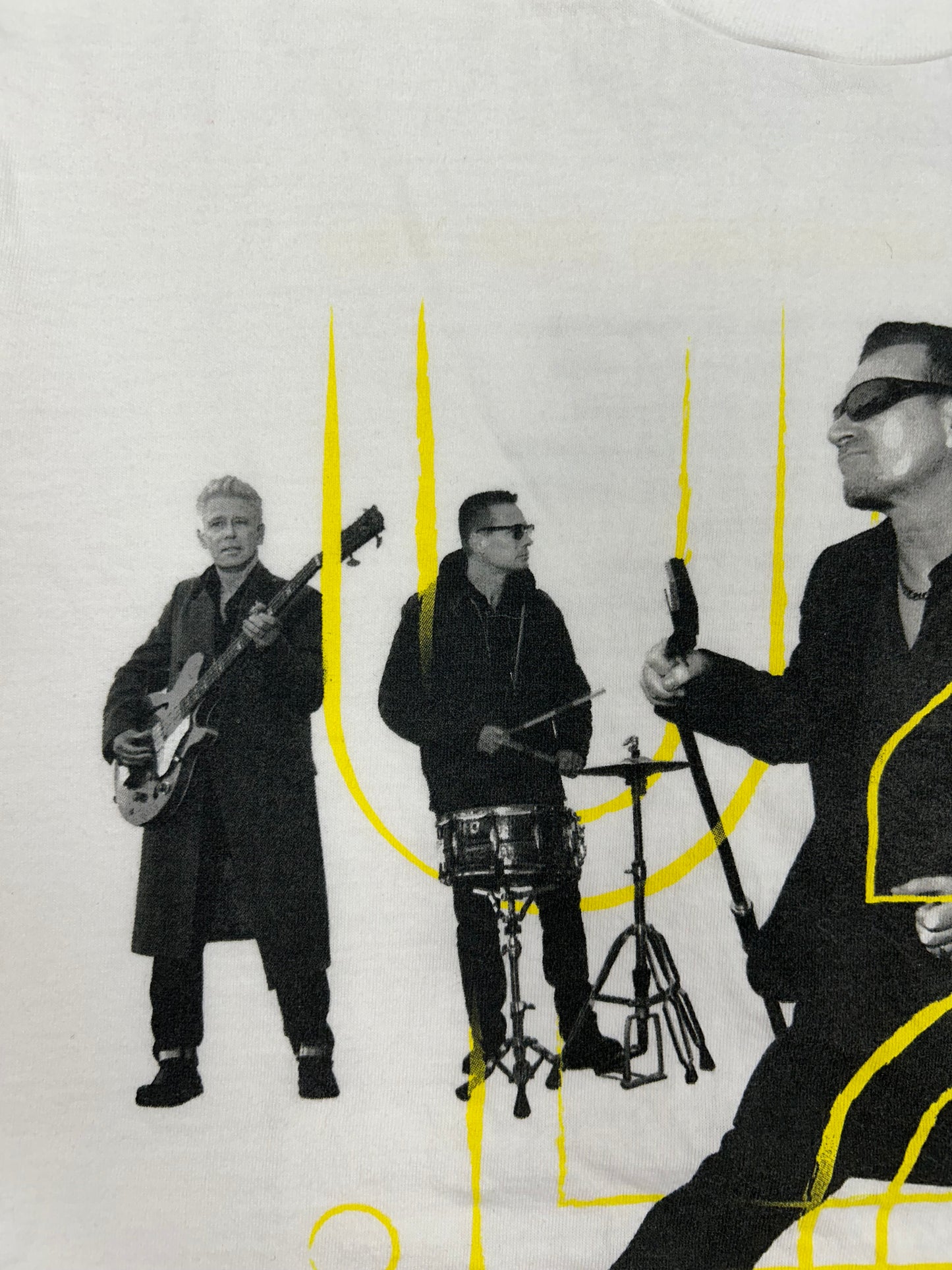U2 Innocence Experience Tour 2015 Fits Large 21.75x28.25 Inches T-Shirt White
