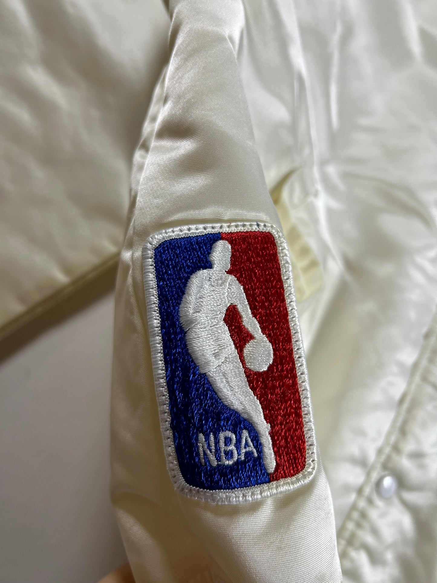 Vintage Starter Los Angeles Lakers Satin Jacket NBA 80s 90s XL/Large 26.5x/27.5 Inches