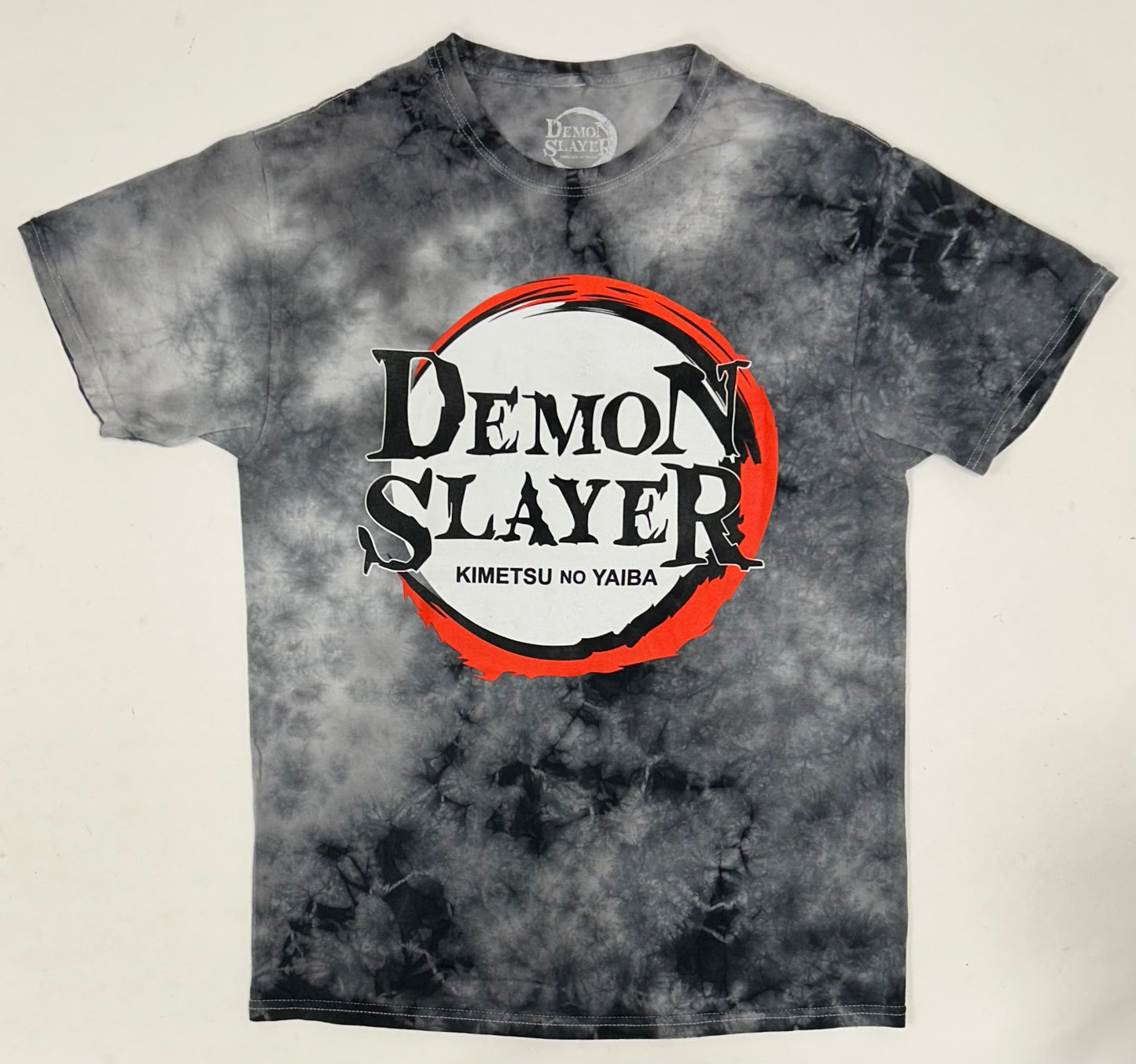 2022 Demon Slayer Kimetsu No Yaiba Circle Logo Tie Dye Tee Size Medium 19x27.75 Inches