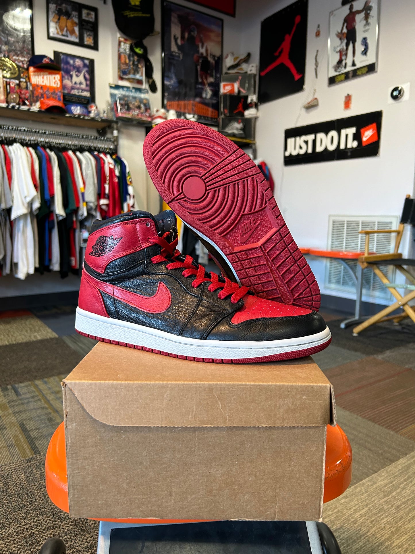 Air Jordan 1 Banned X Bred 1 2011 Nike Size 10.5 Great Condition Black/Red