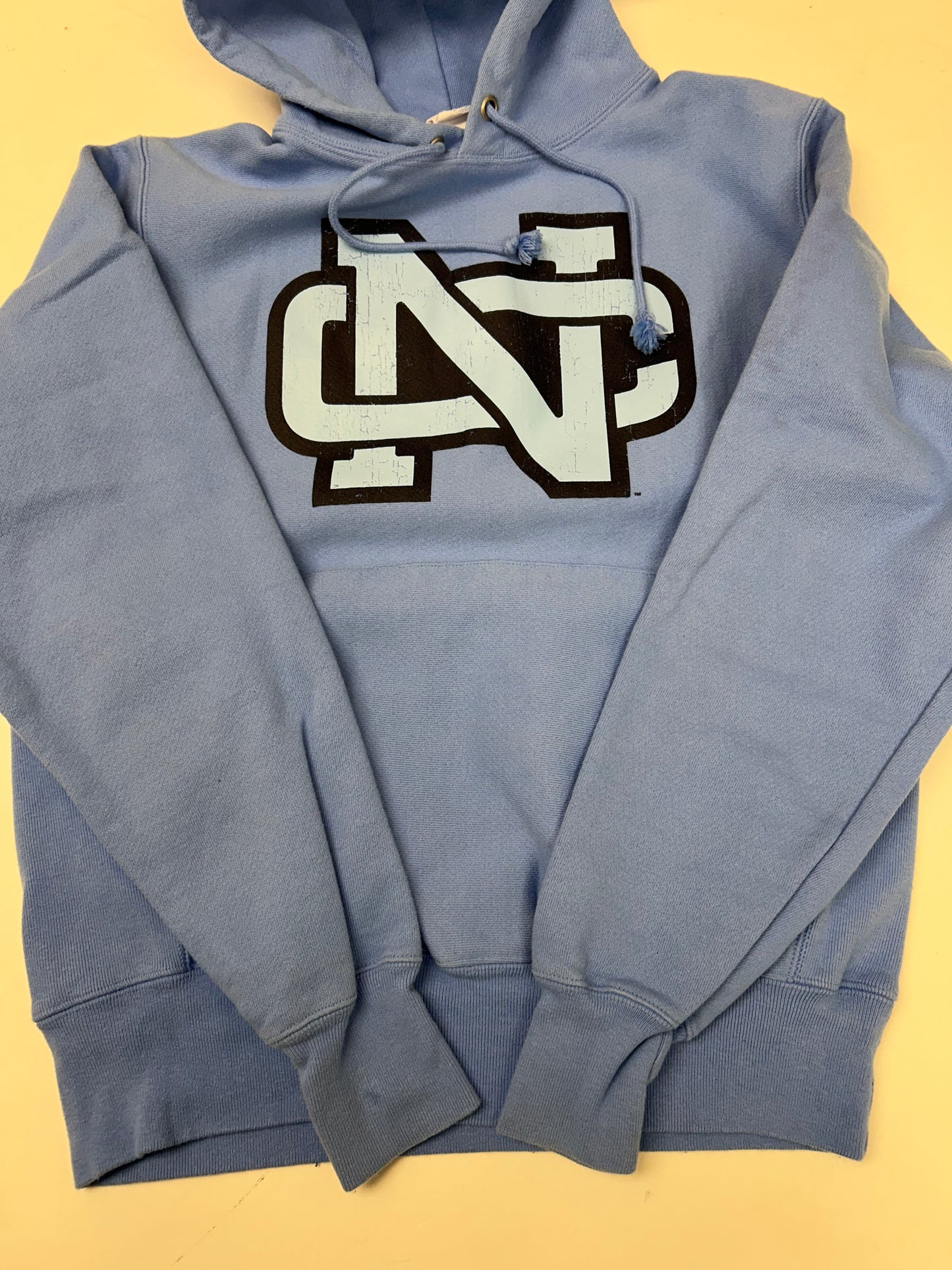 University Of North Carolina UNC Chapel Hill College Champion Reverse Weave Hooded Sweatshirt Small 21.5x26 Inches