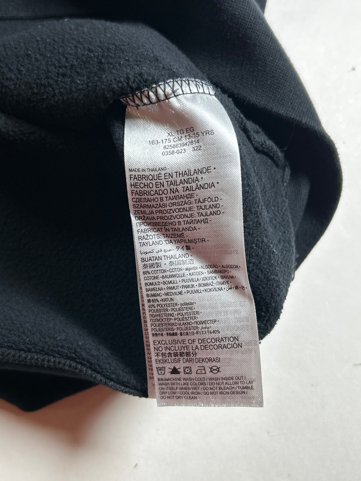 Nike Russell Wilson 3 Brand Born For This Hoodie Sweatshirt Youth XL 19.75x26 Inches