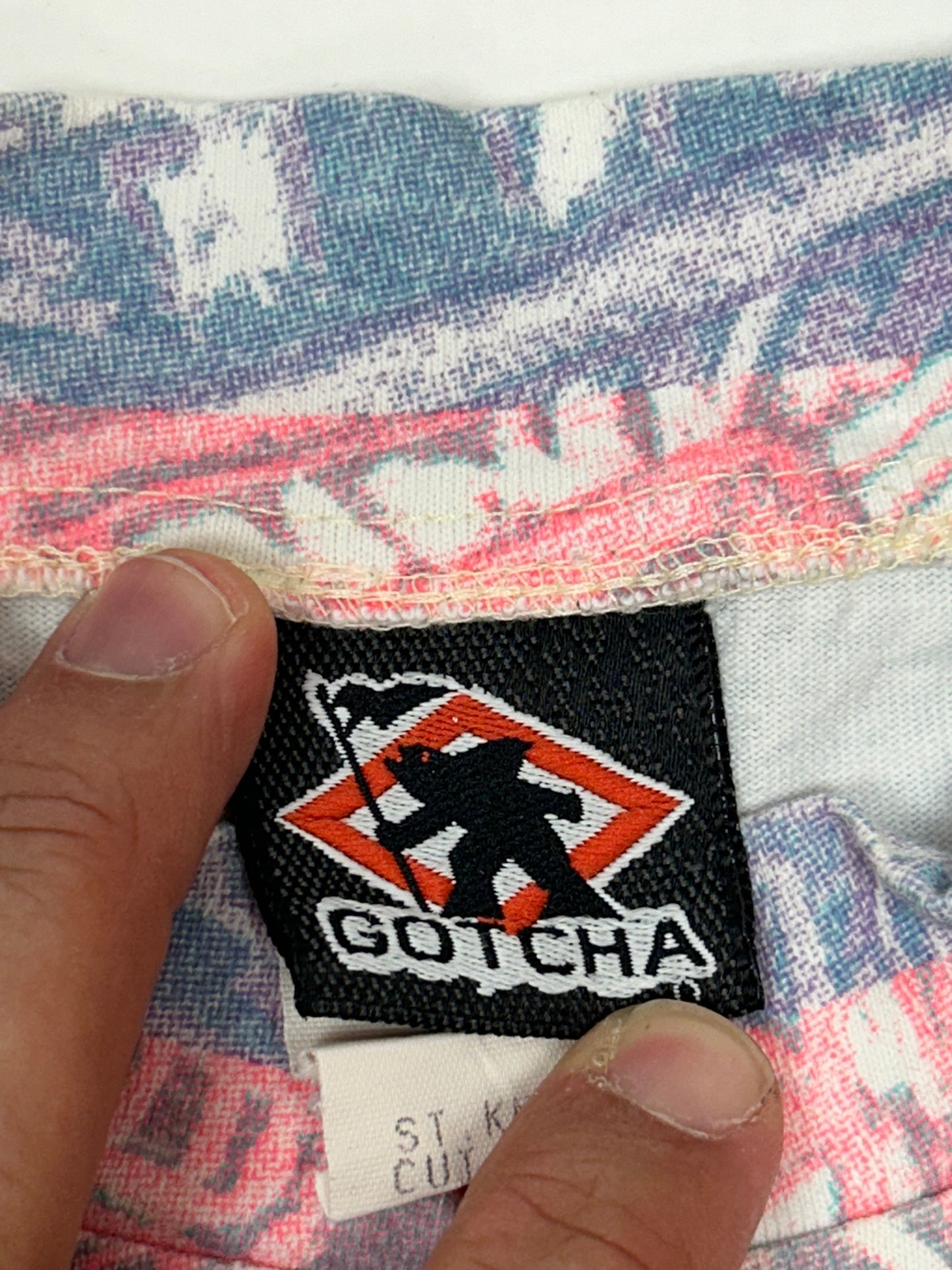 Vintage Gotcha Shirt Pink Blue Tribal Aztec Surf Skate AOP 80s 90s 21.75x26.75 Inches