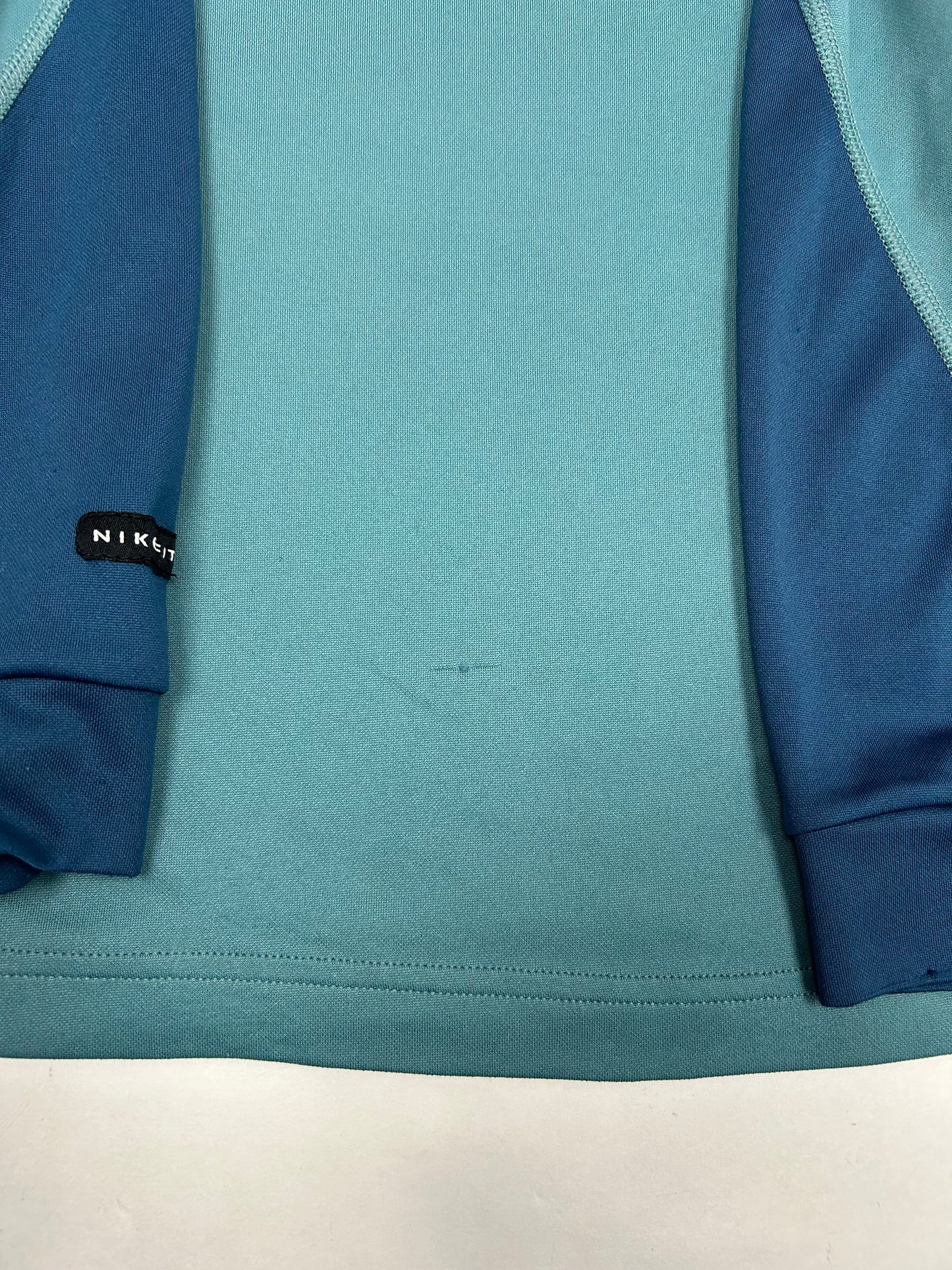 Nike ACG Base Layer 1 All Conditions Gear Vintage Large 22x29.5 Inches Blue