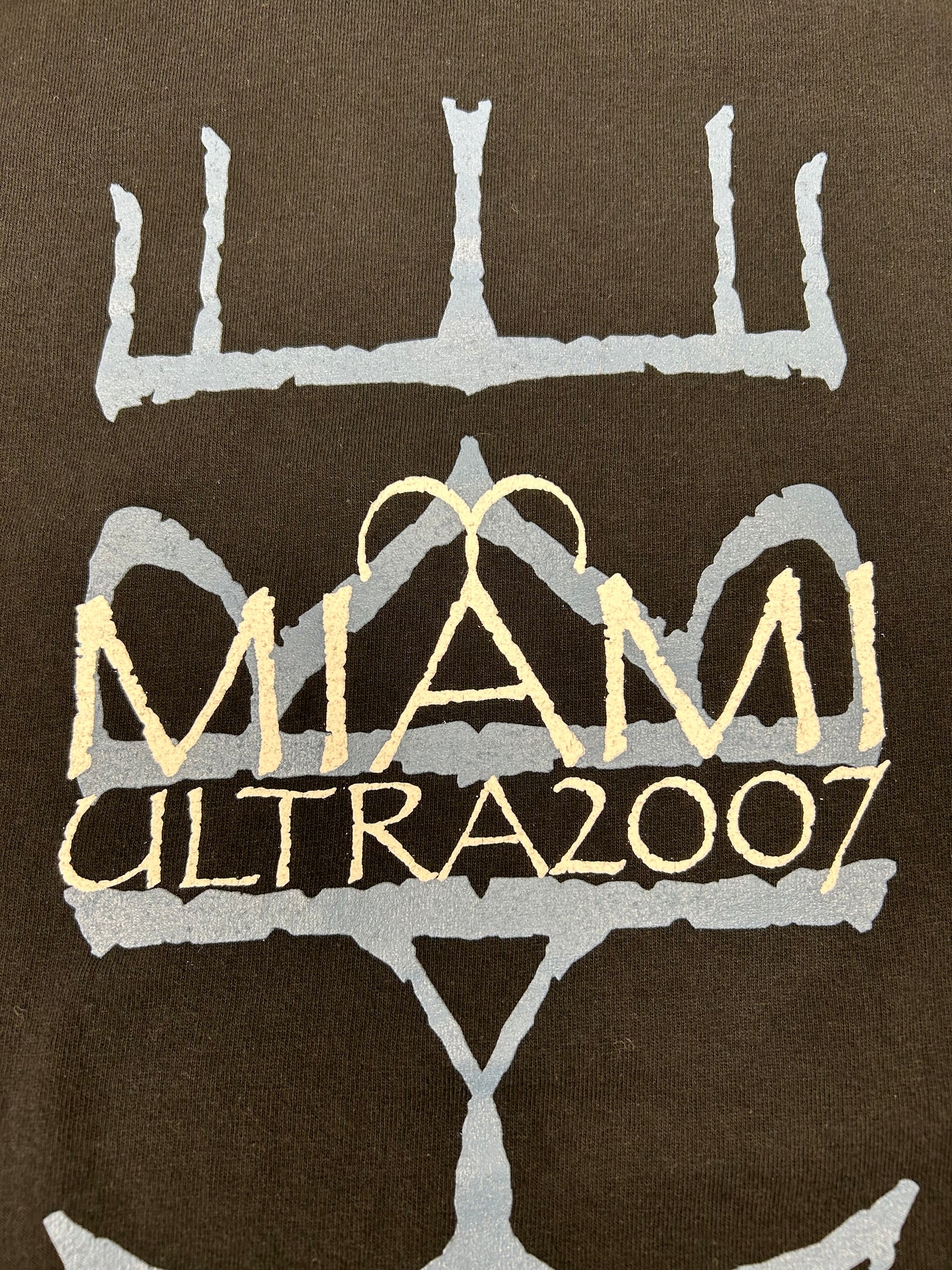 Vintage Miami Ultra 2007 Cure The Cure Band Festival Music Shirt 2XL 26.25x29.75 Inches