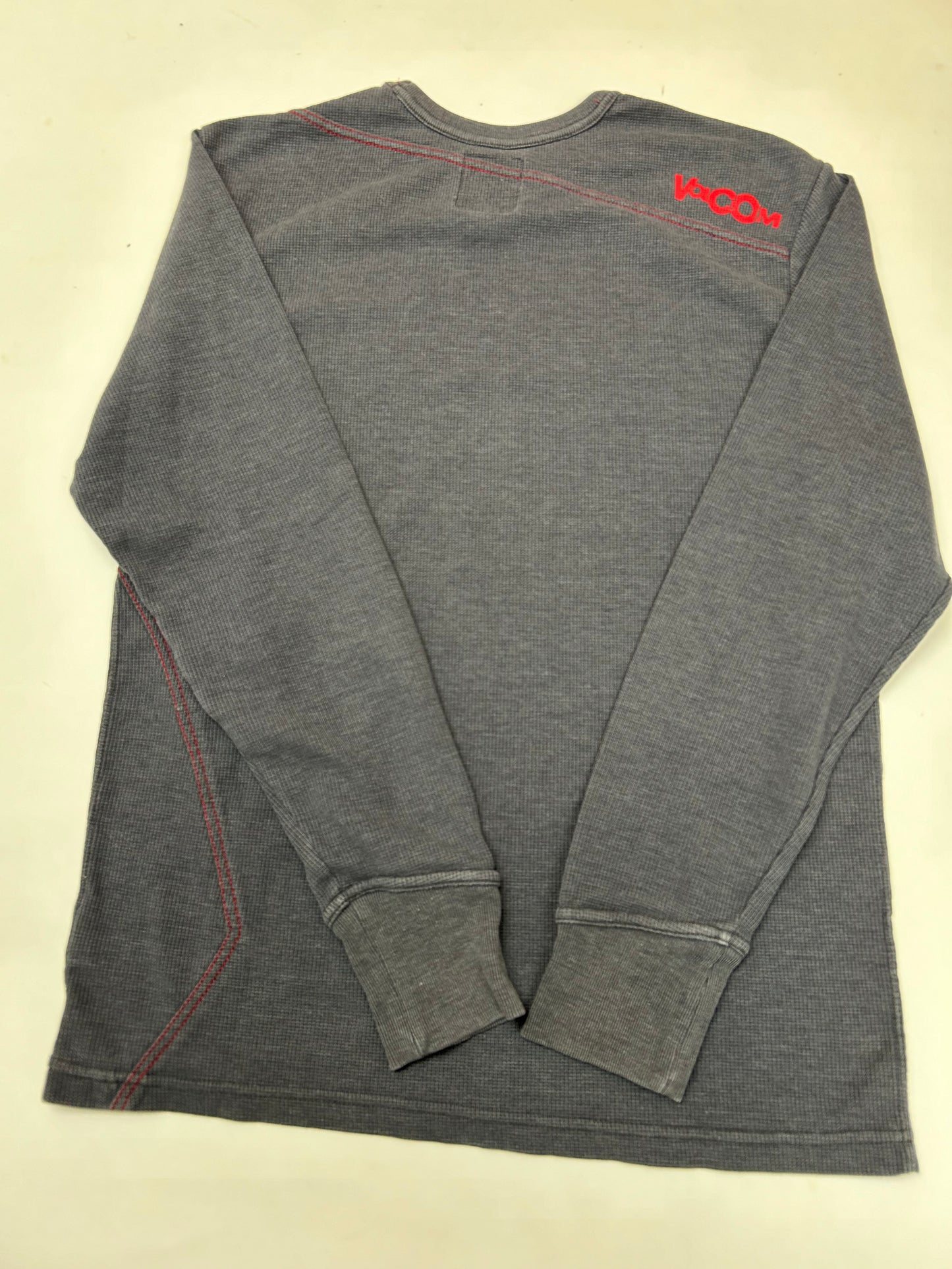 Vintage 00s Volcom Stone Thermal Long Sleeve Chest Logo Shirt Medium/Large Fit 21x28.25 Inches Gray