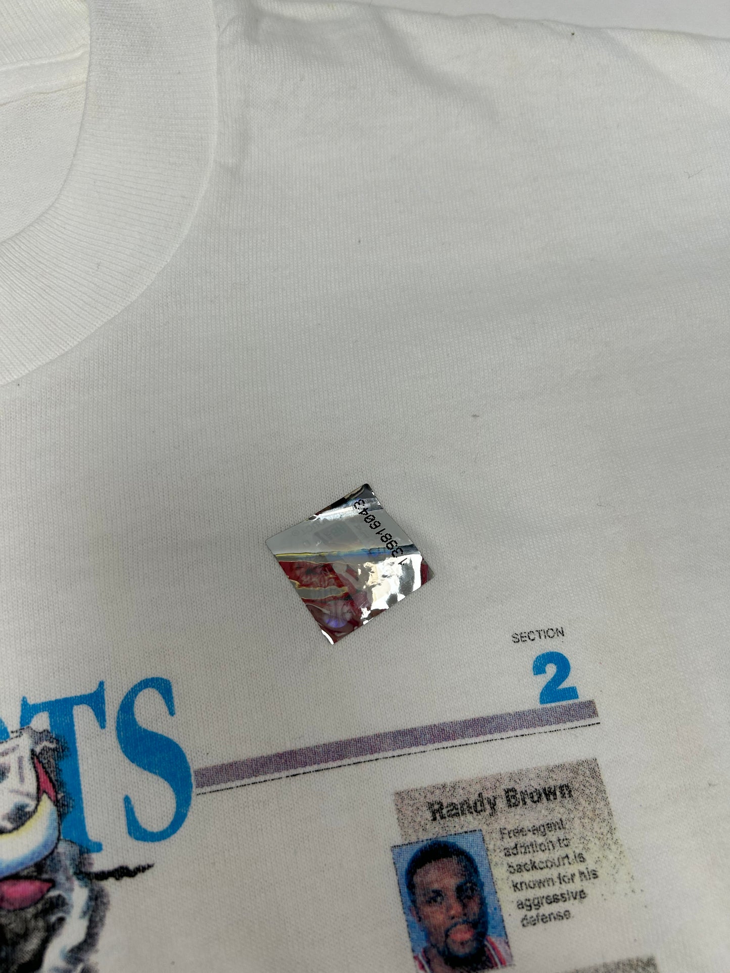 Vintage Chicago Bulls 70 Wins Newspaper Article Tee Bull’s Eye Front Pages XL 23x31.5 DS New With Sticker