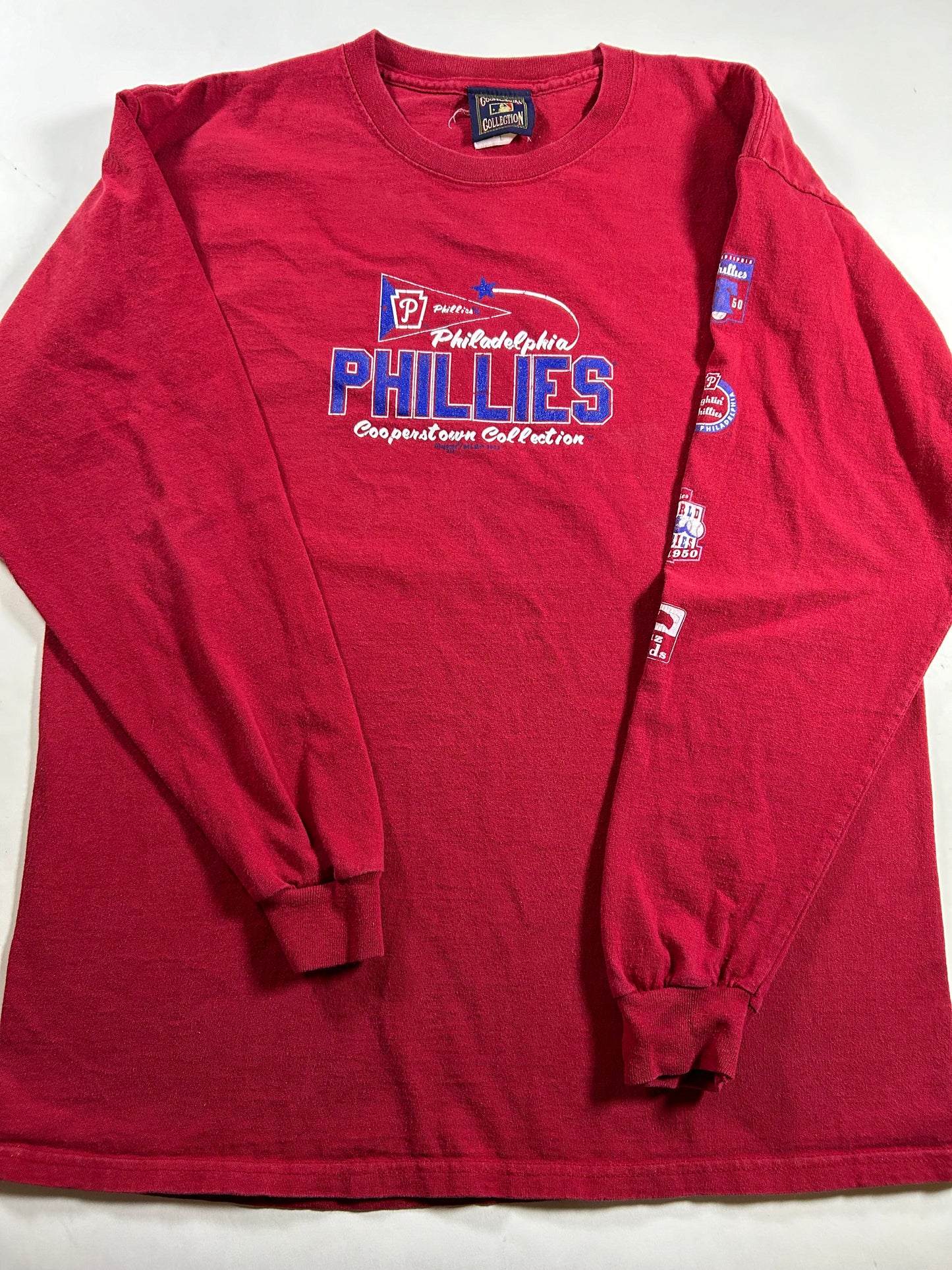 Vintage Majestic Cooperstown Collection Philadelphia Phillies MLB Long Sleeve Tee Large 21.75x28.75 Inches As Is Has Unstitching On Sleeve