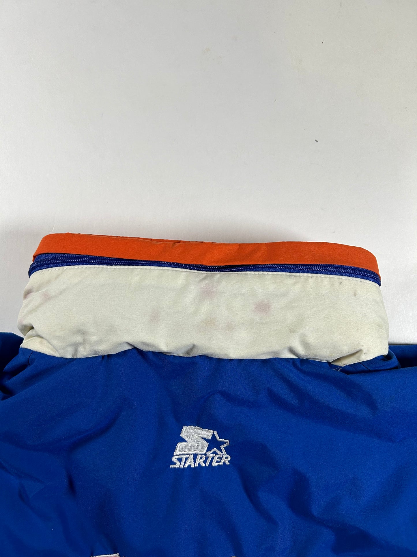 Vintage Starter New York Knicks Puffer Zip Up Packable Hood Jacket NYK XL 29x29.25 Inches As Is Has Stains 90s