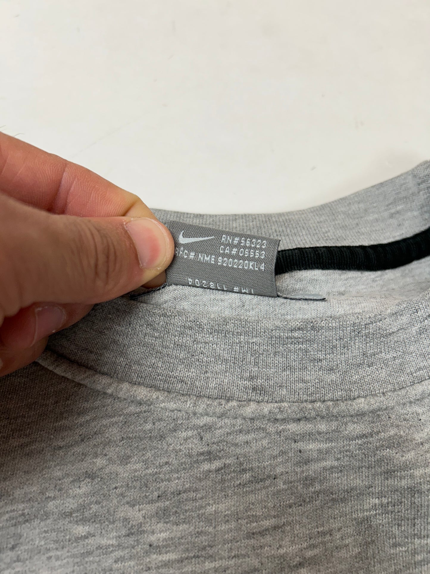 Vintage 00s Nike Swoosh Embroidered Chest Logo Essential Crewneck Sweatshirt 2XL/XL Fit 27.5x29.75 Has Small Flaw On Side As Is