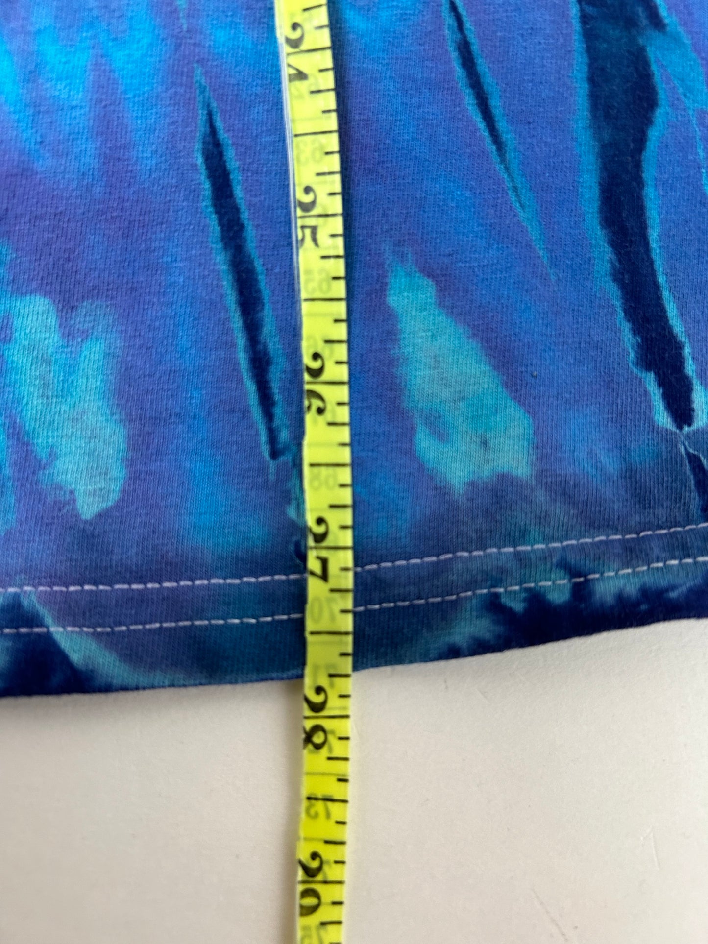 2018 Grateful Dead Turtles Music Band Group Tie-Dye Graphic Tee Medium 19.25x27.75 Inches