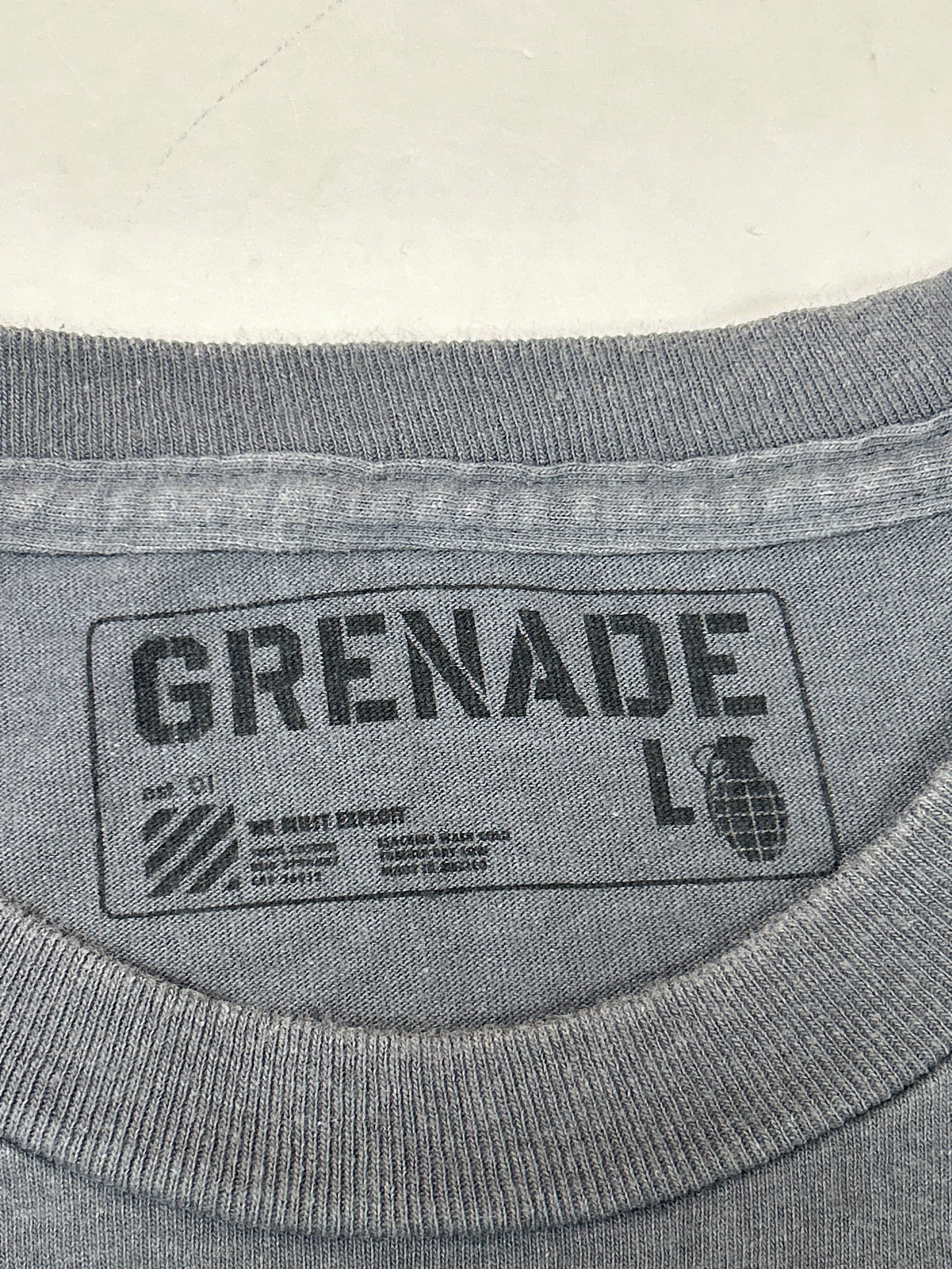 00s Grenade Snowboarding Grenade Logo Brand Tee Gray Large 20.75x28.75 Inches