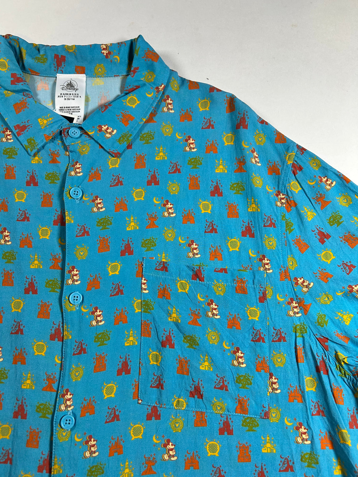 Disney Vacation Club Member Mens Resort Logo Camp Shirt Blue XL/L Fit 24.5x29.75
