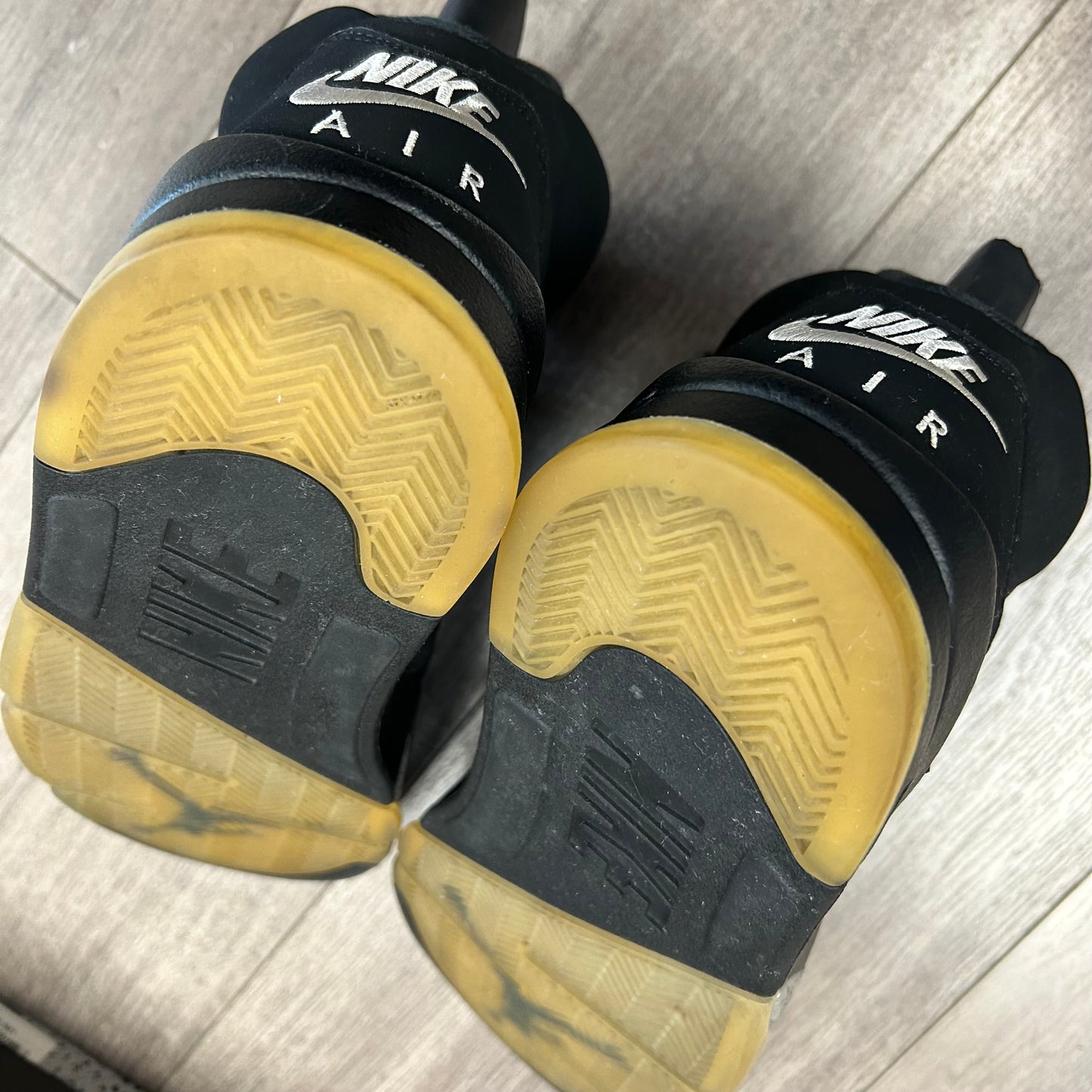 2016 Nike Air Jordan 5 Retro Black Metallic Size 9.5 Used With Box 845035 003