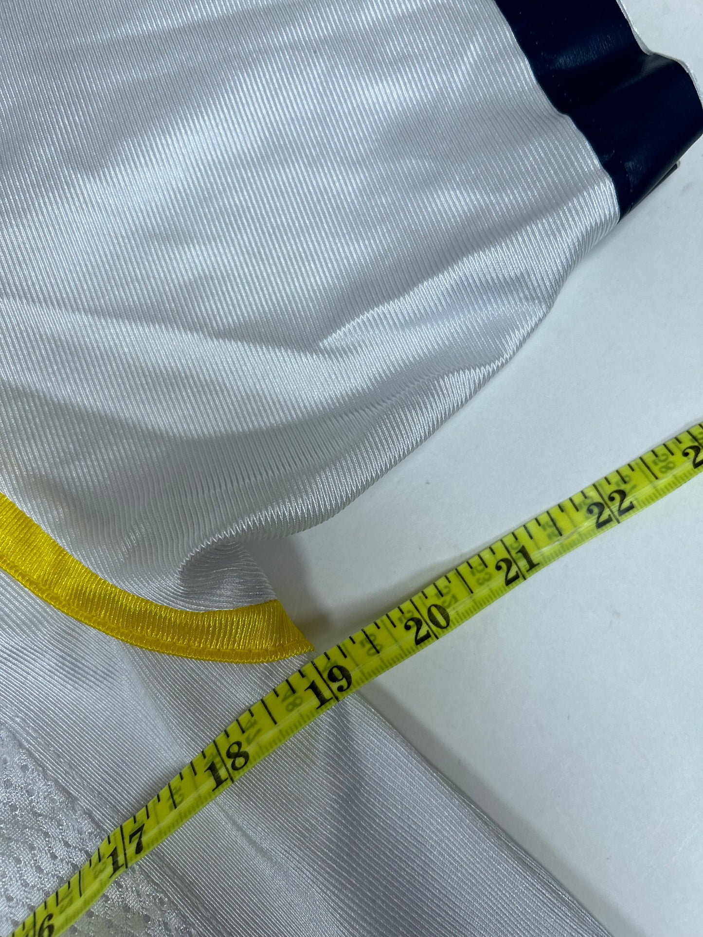 Vintage 00s Adidas Michigan Wolverines NCAA College Football  Jersey Youth Large 19x25.75/27.75 Inches