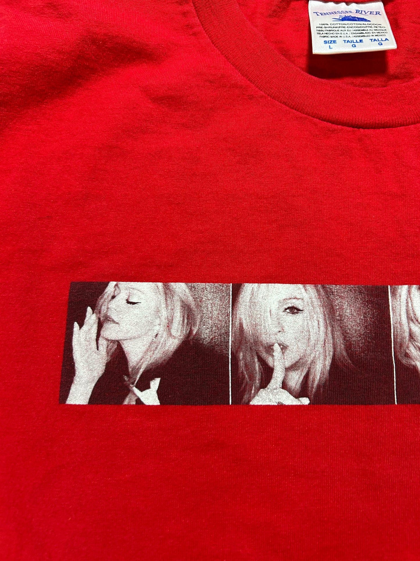 Vintage 2001 Madonna Drowned World Tour MSG Music Tee Large 21x28.76 Inches Box Logo Graphic Red