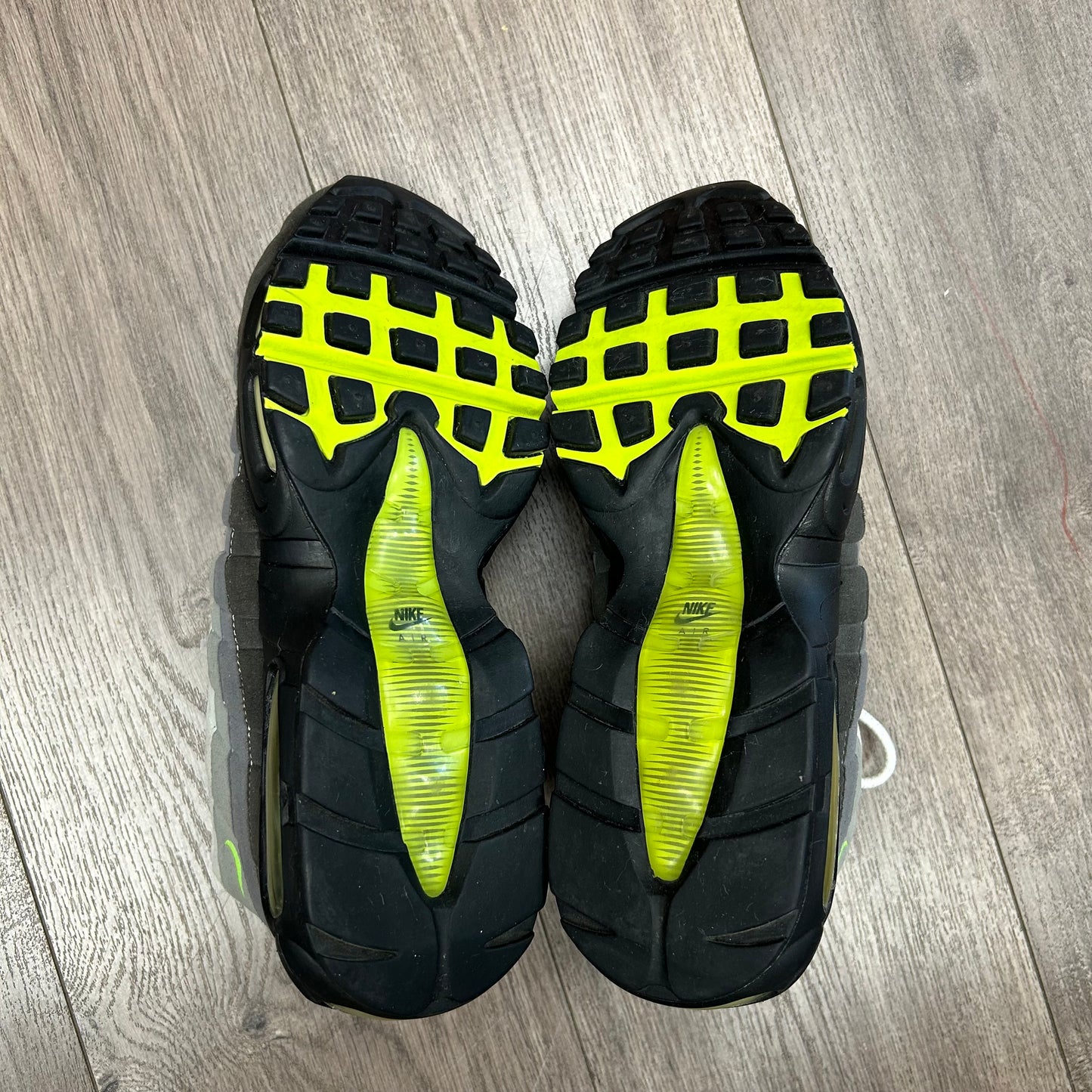 Vintage 2005 Nike Air Max 95 OG Neon Size 10.5 Used With Box 313111-071 Vietnam Wear At Your Own Risk