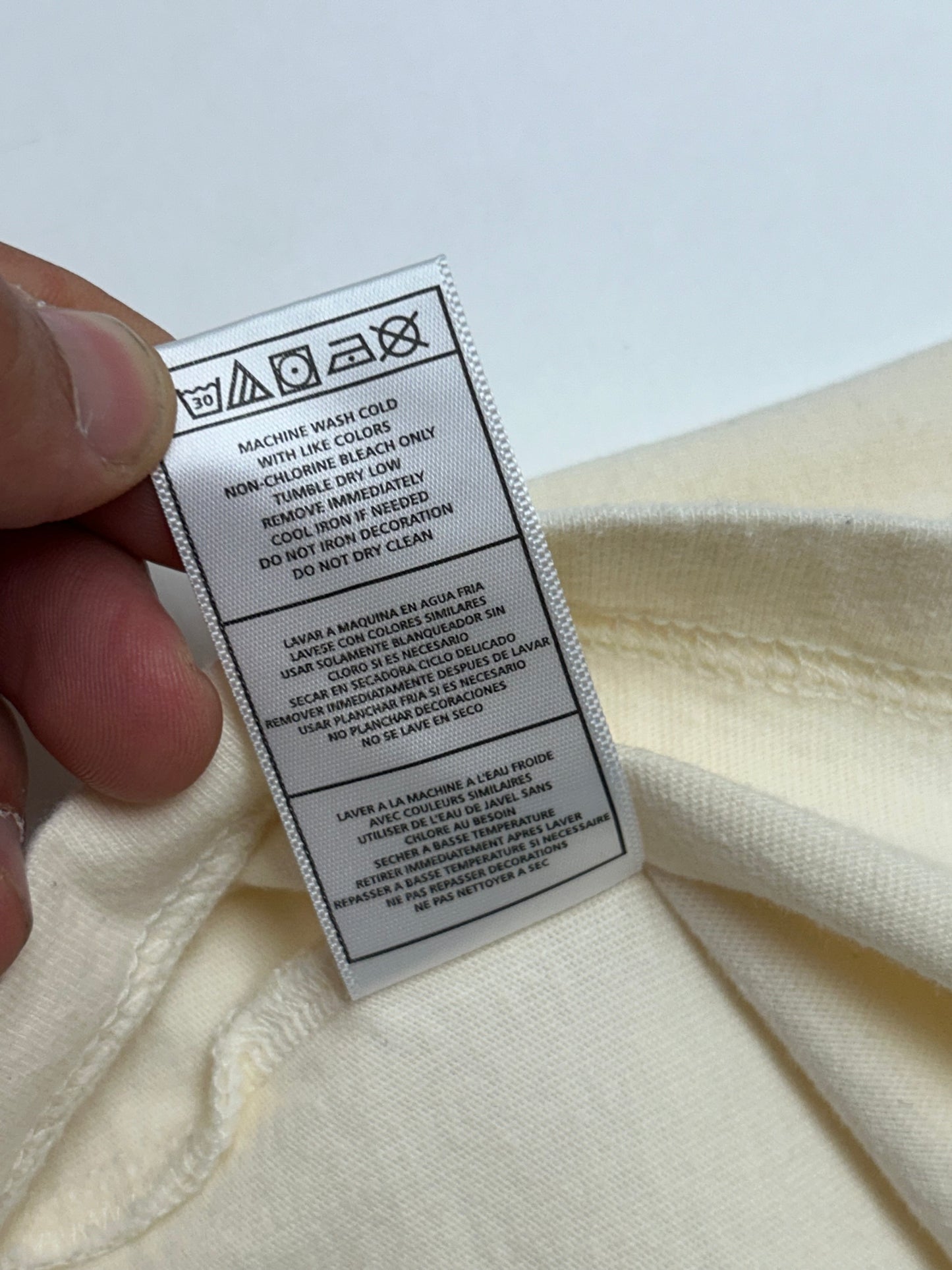 Mitchell & Ness Hardwood Classic Team Issued New York Knicks NBA Tee Medium 21x28.75 Inches