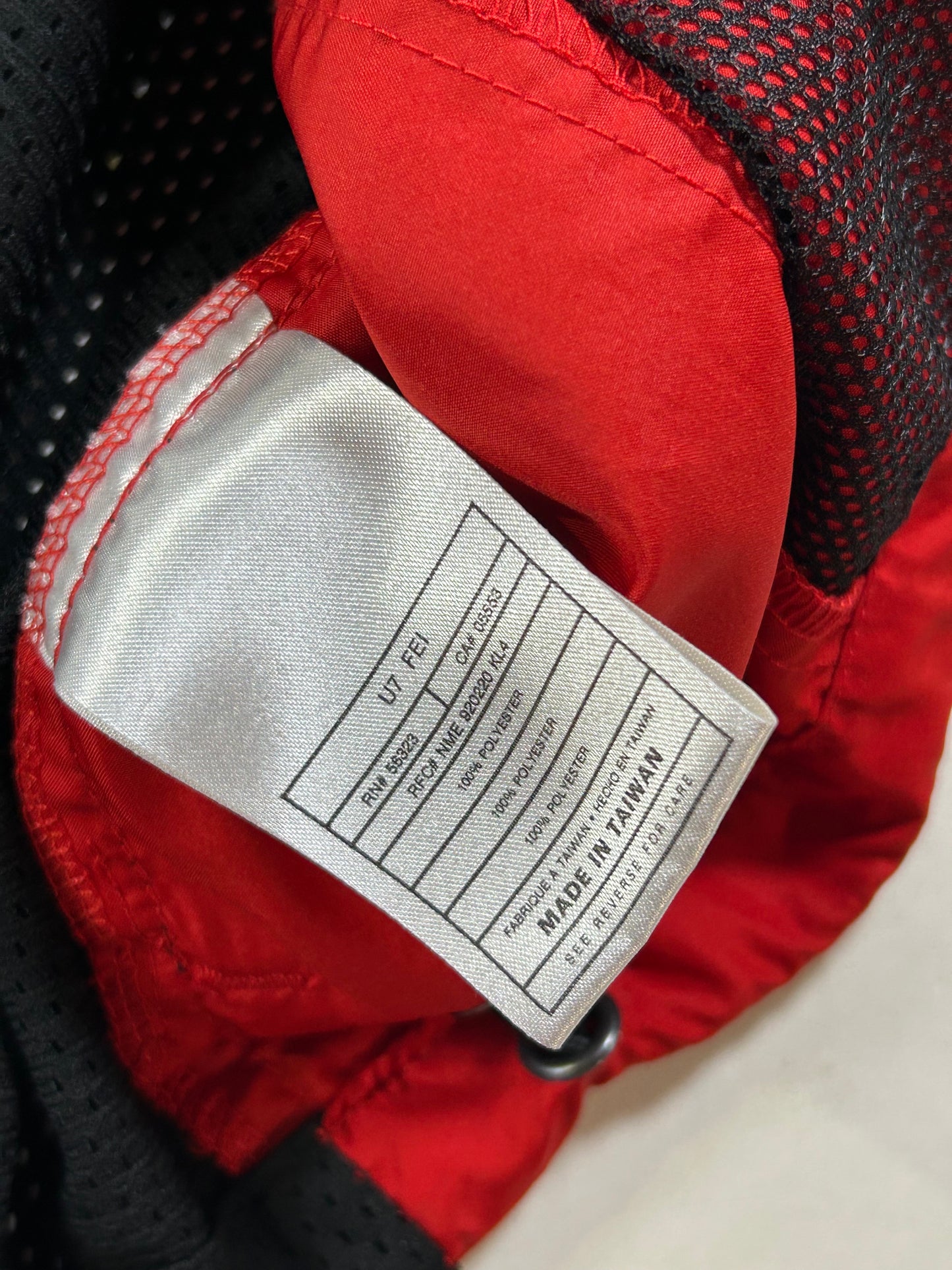 Vintage 90s Nike Zip 3M Windbreaker Vest Medium 22x25.75 Inches Red/Black