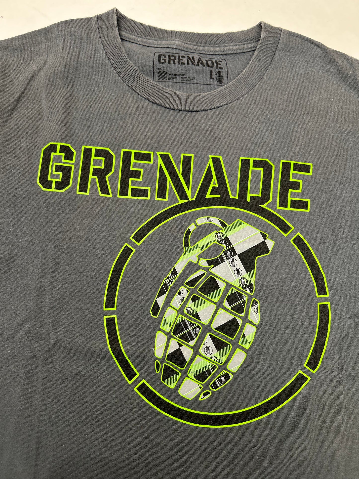 00s Grenade Snowboarding Grenade Logo Brand Tee Gray Large 20.75x28.75 Inches