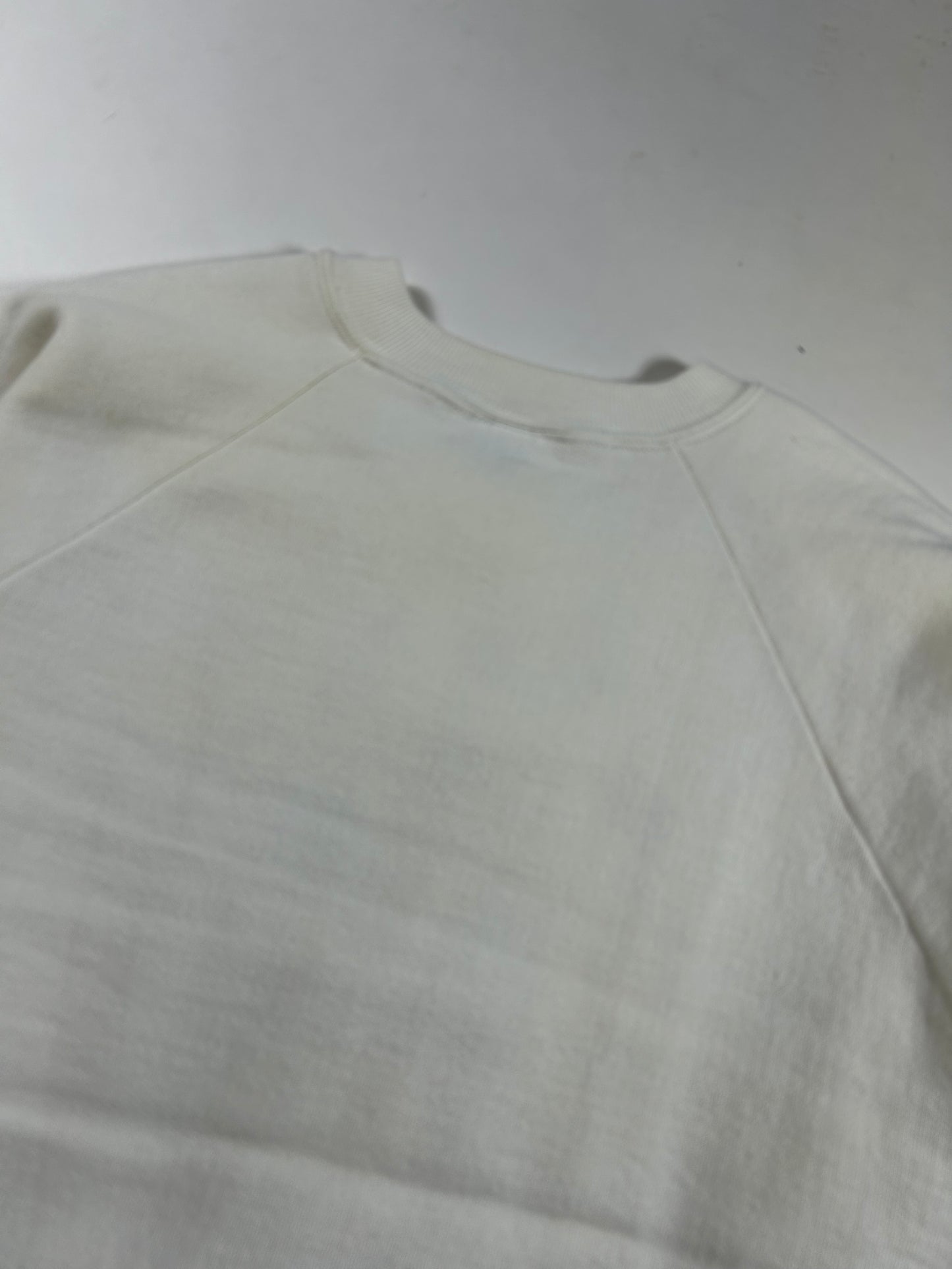 Vintage Disney Minnie Mouse Heart Crewneck Sweatshirt Valentines Day 80s/90s Medium/Small Fit 21.5x26 Inches As Is