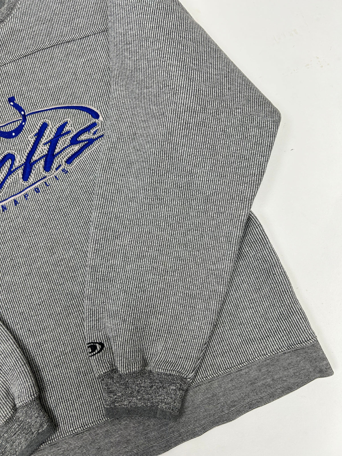 Vintage Indianapolis Colts NFL Crewneck Sweatshirt Pro Player Football M/S 22x26 Inches