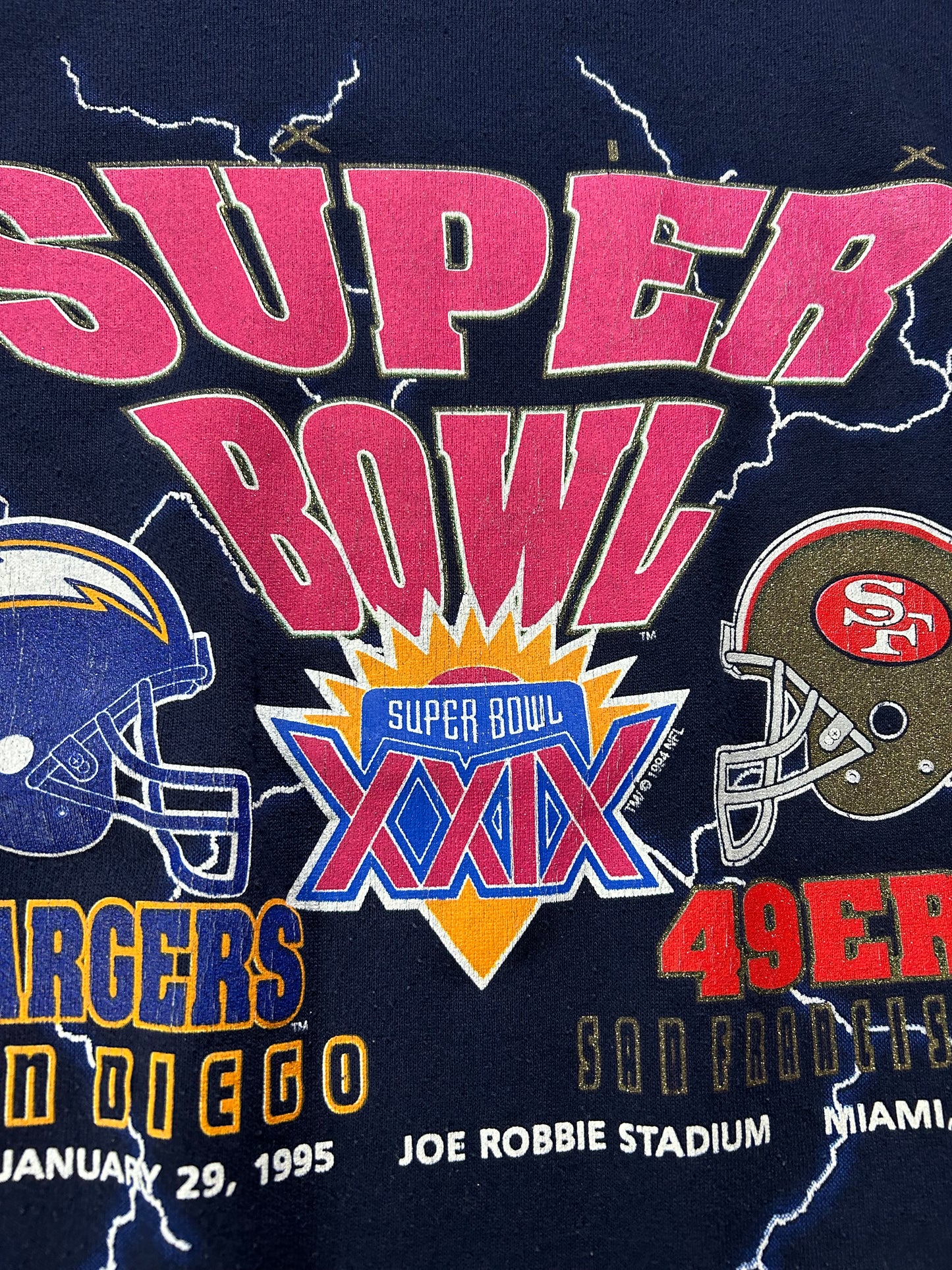 Vintage Super Bowl XXIX San Diego Chargers Vs. San Francisco 49ers NFL Match Up Joe Robbie Stadium Crewneck Sweatshirt Large/XL Fit 25x28.25 Inches