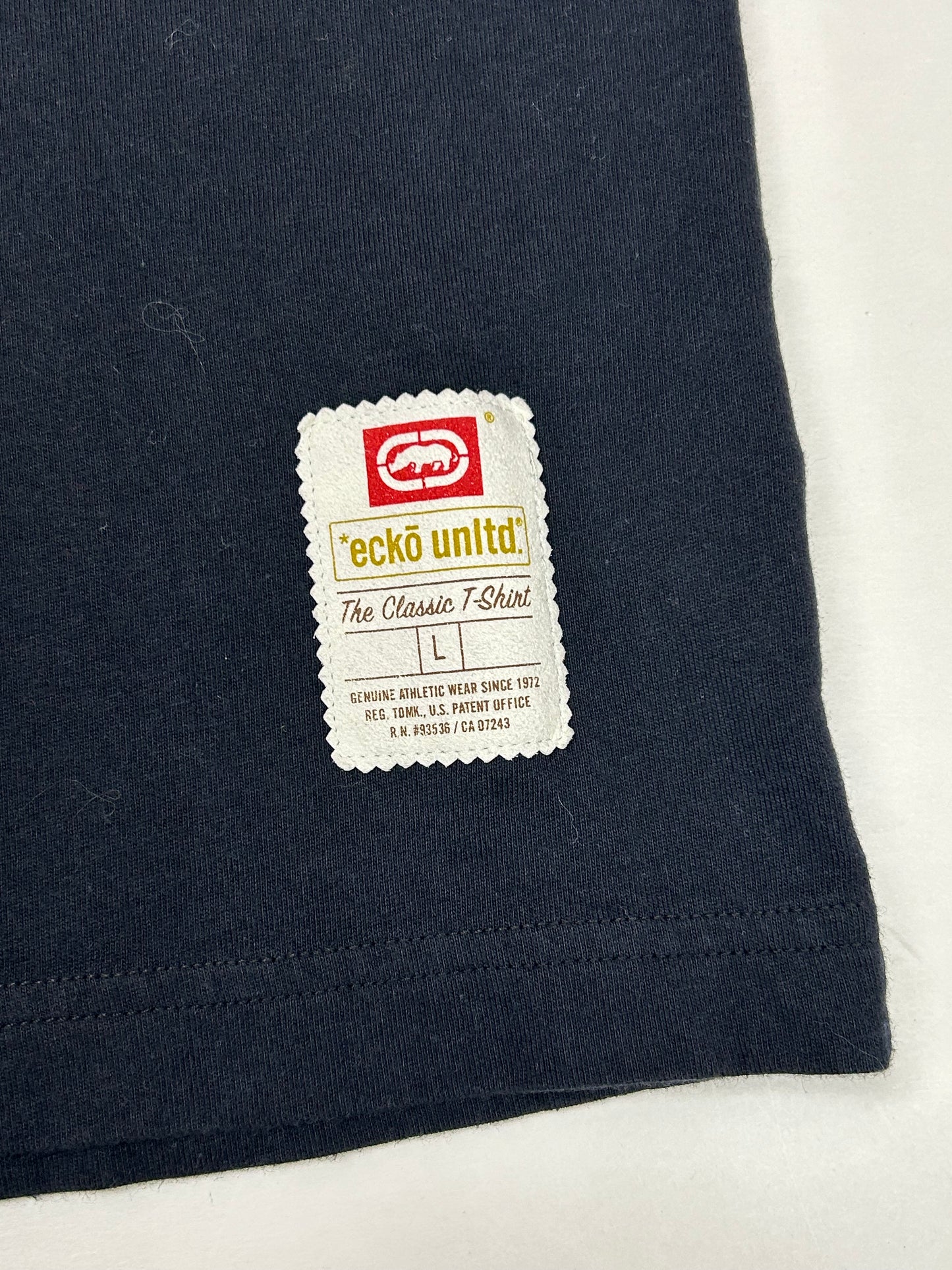 Vintage 00s Eckō Unltd Cruel Intentions Girl Graffiti Graphic Tee Large 21x28.5 Inches