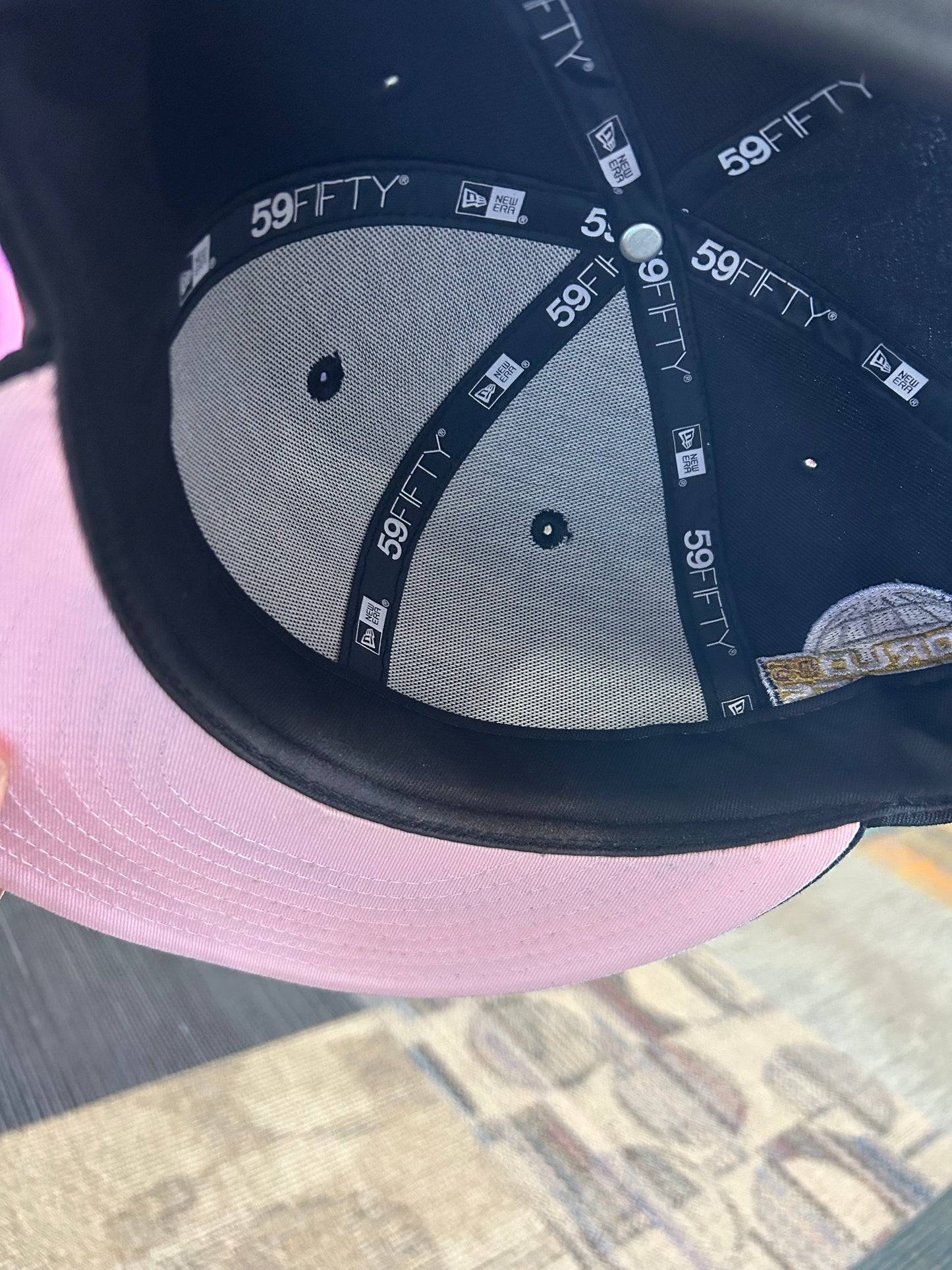 New Era 59Fifty Cooperstown Collection Houston Astros 2005 World Series Patch Fitted Hat Pink Underbrim Size 7 5/8 60.6 CM