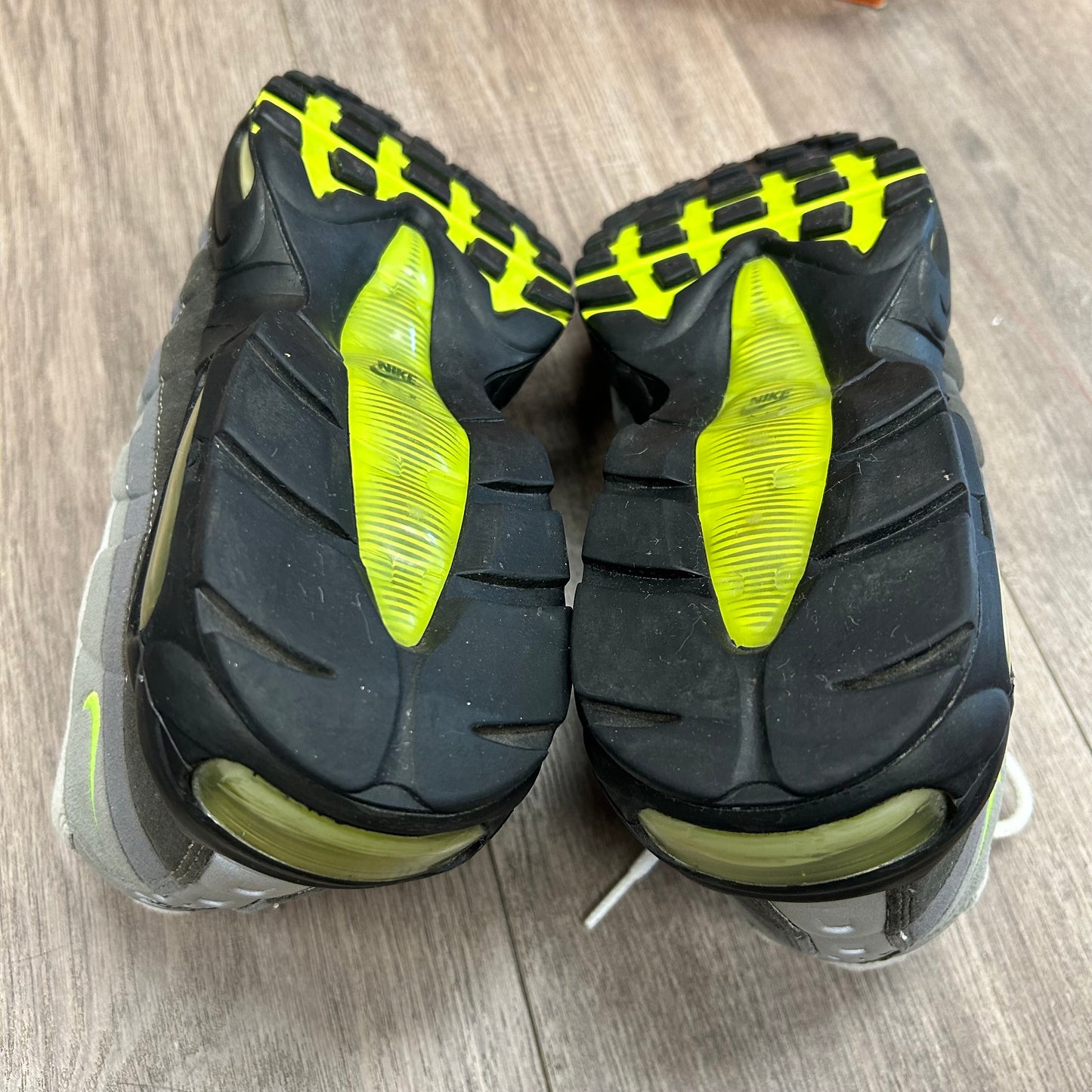 Vintage 2005 Nike Air Max 95 OG Neon Size 10.5 Used With Box 313111-071 Vietnam Wear At Your Own Risk