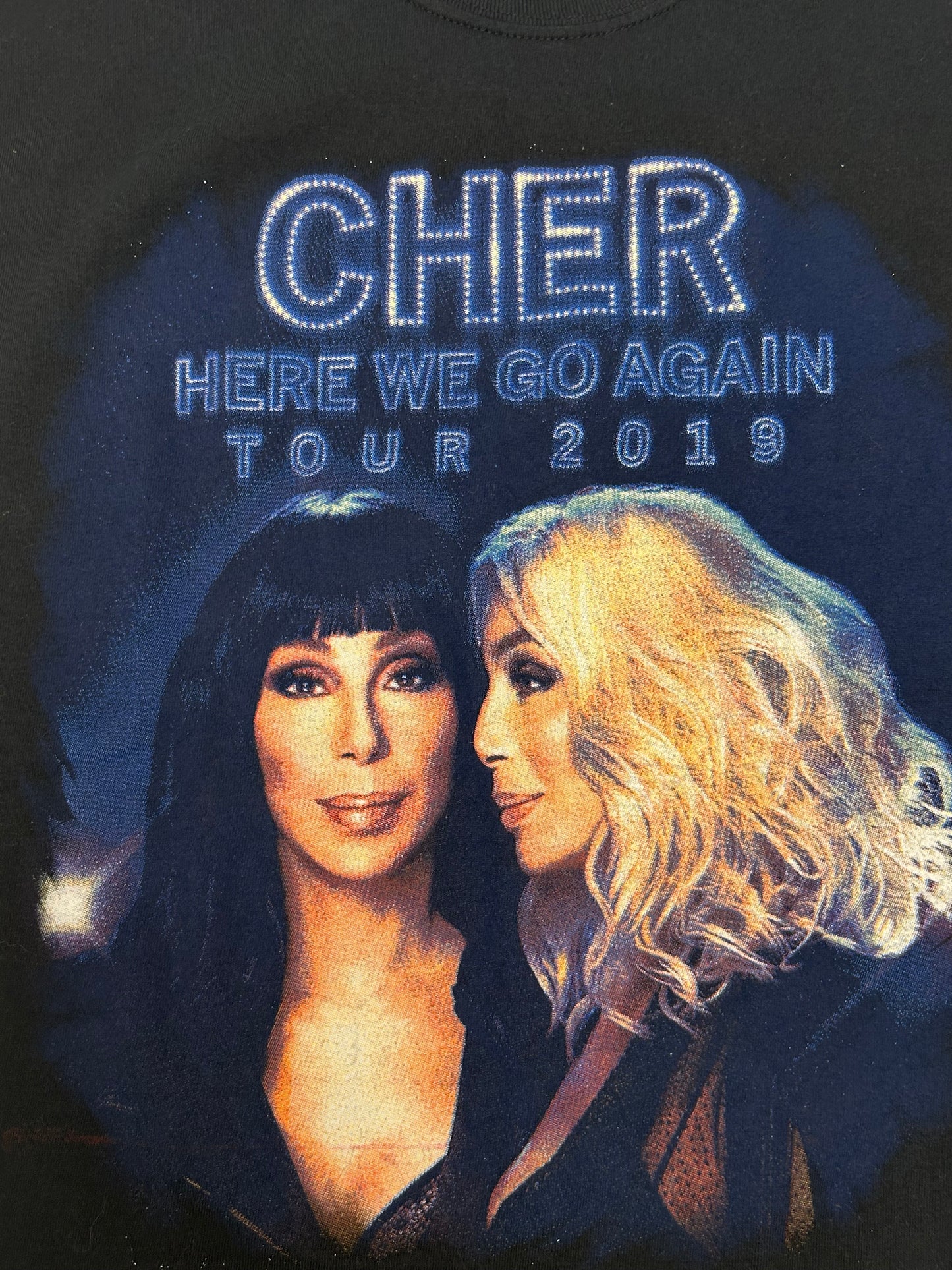 Cher Here We Go Again Tour 2019 Music Tee Parking Lot Shirt Medium 19.75x27.25 Inches