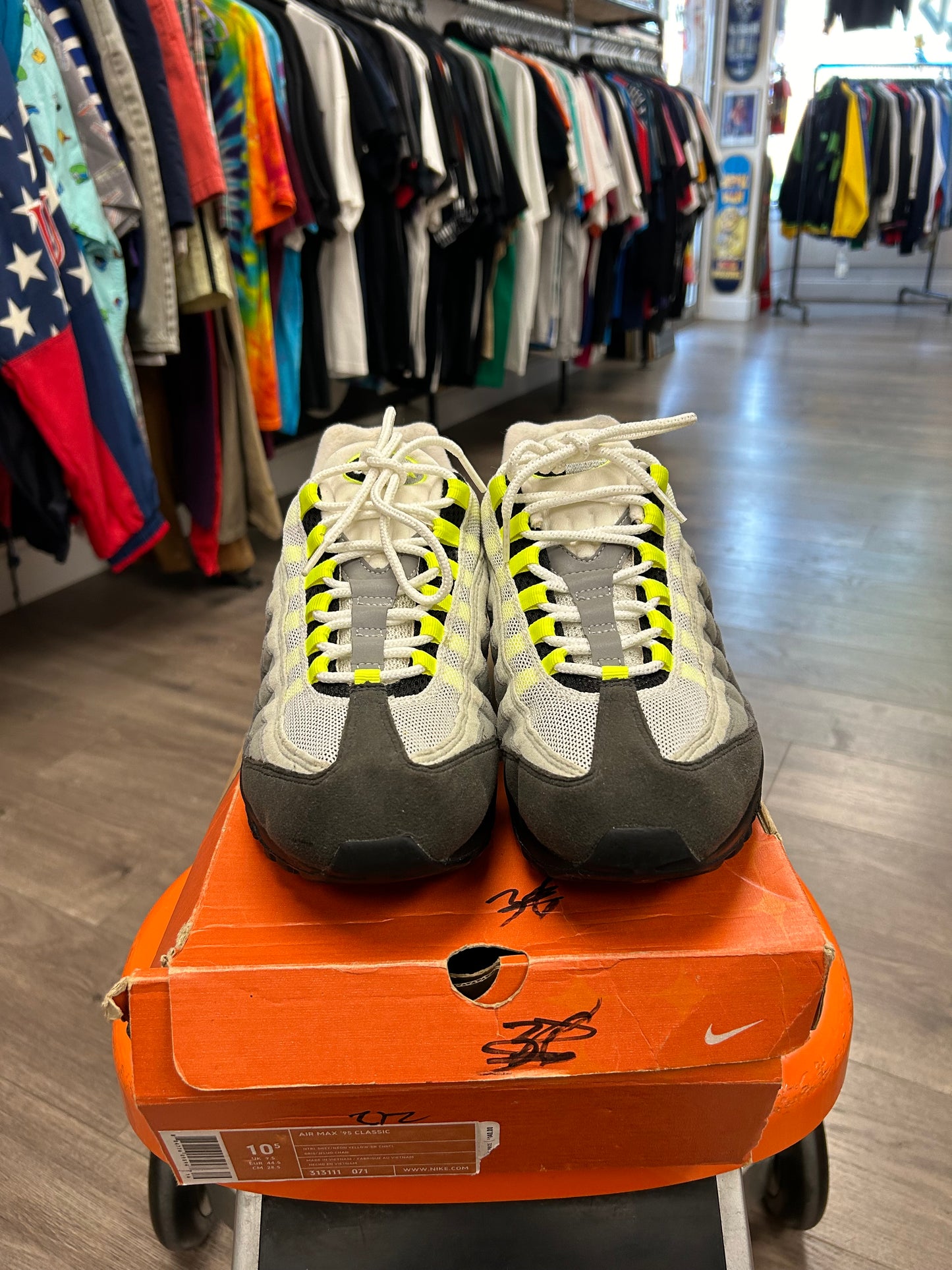 Vintage 2005 Nike Air Max 95 OG Neon Size 10.5 Used With Box 313111-071 Vietnam Wear At Your Own Risk
