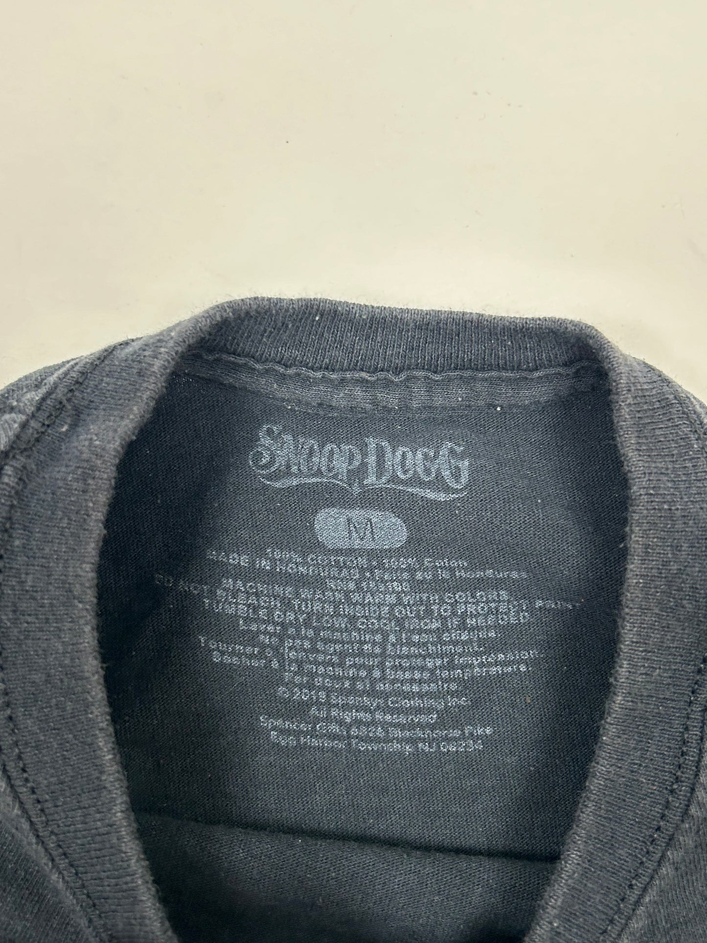 Snoop Dogg Doggystyle Album T-Shirt 2019 Print Rap Tee Medium 19.75x28 Inches